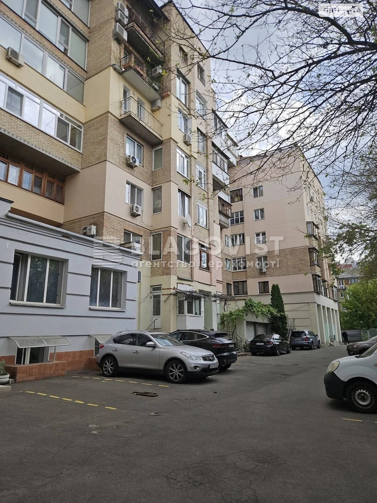Продажа трехкомнатной квартиры в Киеве, на ул. Оболонская 12, район Подол фото 1 Продажа трехкомнатной квартиры в Киеве, на ул. Оболонская 12, район Подол фото 1