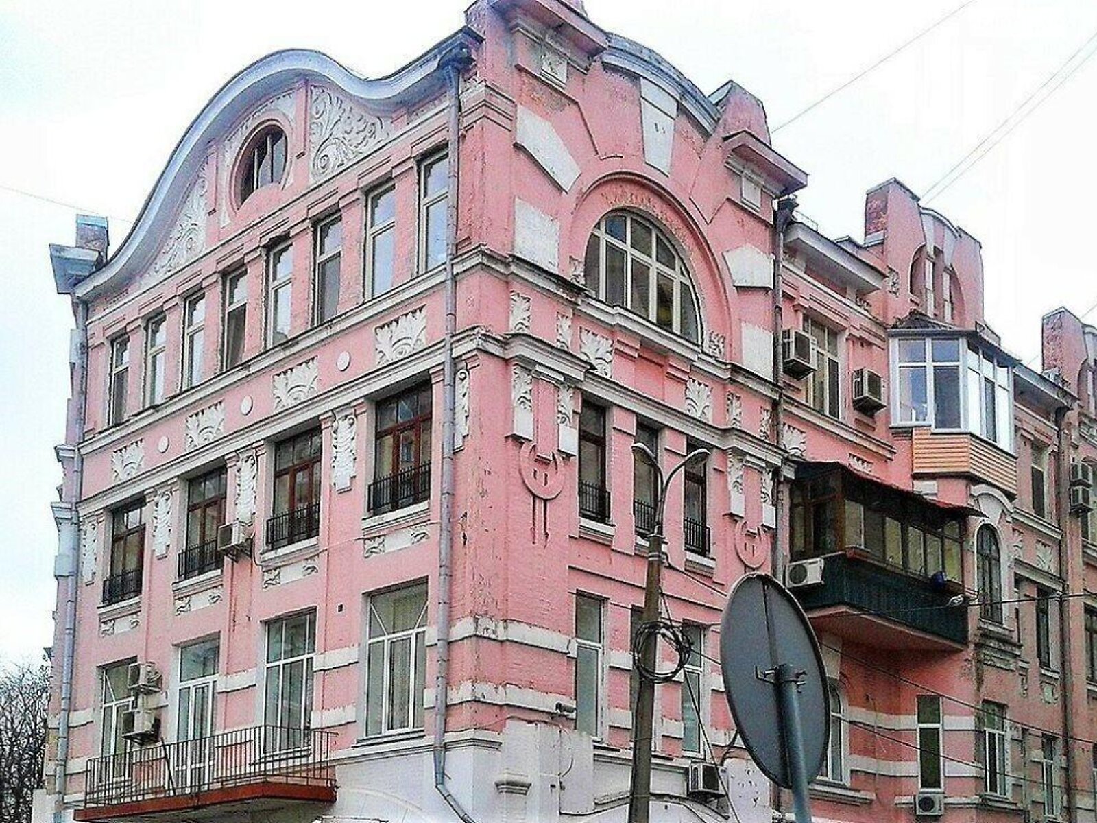 Продаж трикімнатної квартири в Києві, на вул. Волоська 37А, район Поділ фото 1