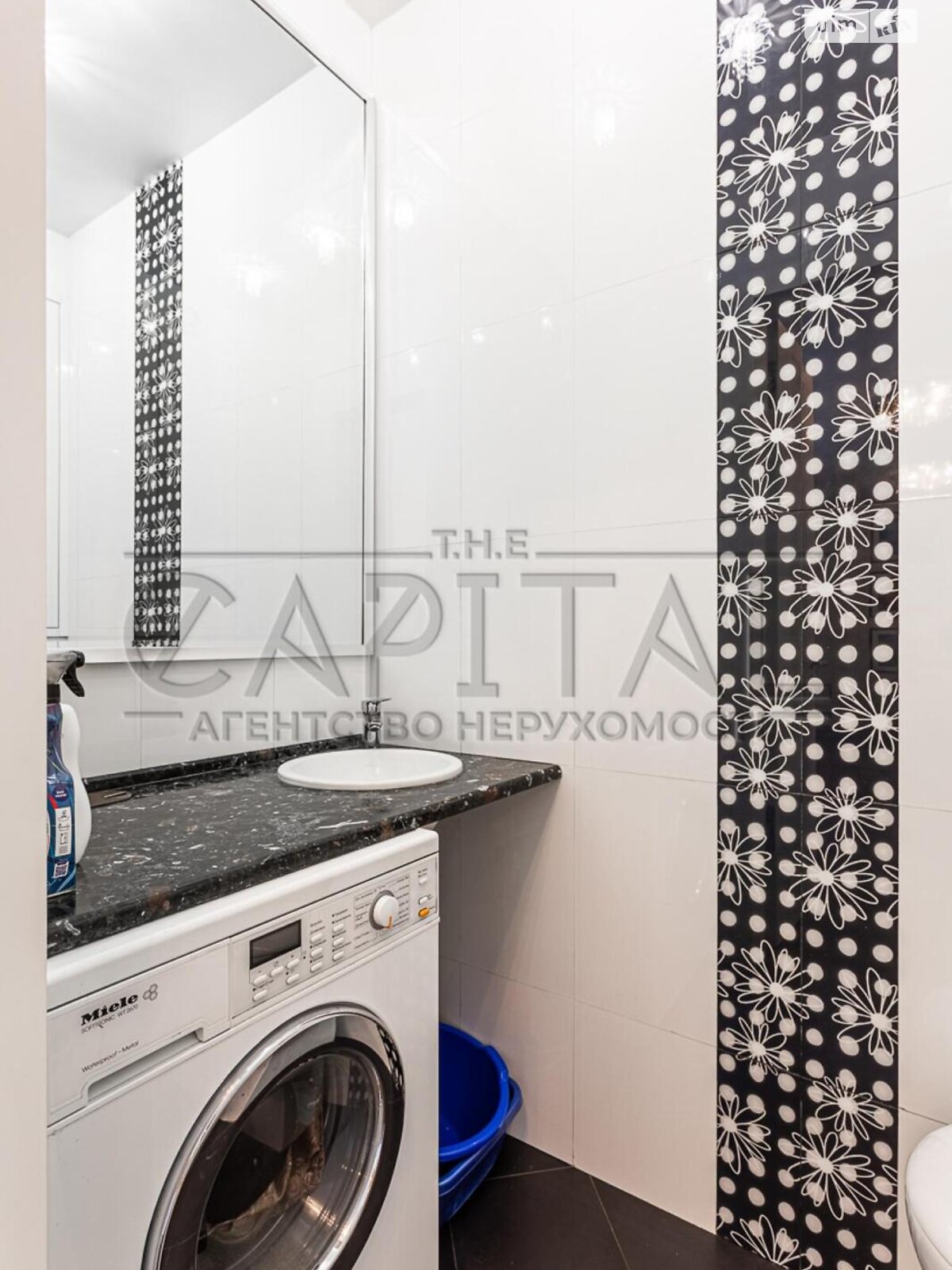 двоповерховий будинок з гаражем, 35 кв. м, цегла. Продаж у Видрові Доли фото 1 двоповерховий будинок з гаражем, 35 кв. м, цегла. Продаж у Видрові Доли фото 1