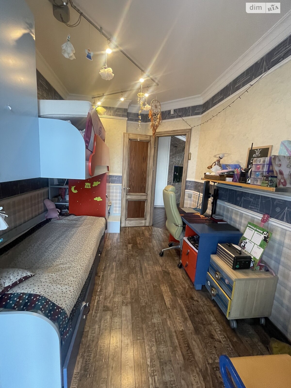 Продажа четырехкомнатной квартиры в Киеве, на ул. Почайнинская 70, район Подол фото 1 Продажа четырехкомнатной квартиры в Киеве, на ул. Почайнинская 70, район Подол фото 1
