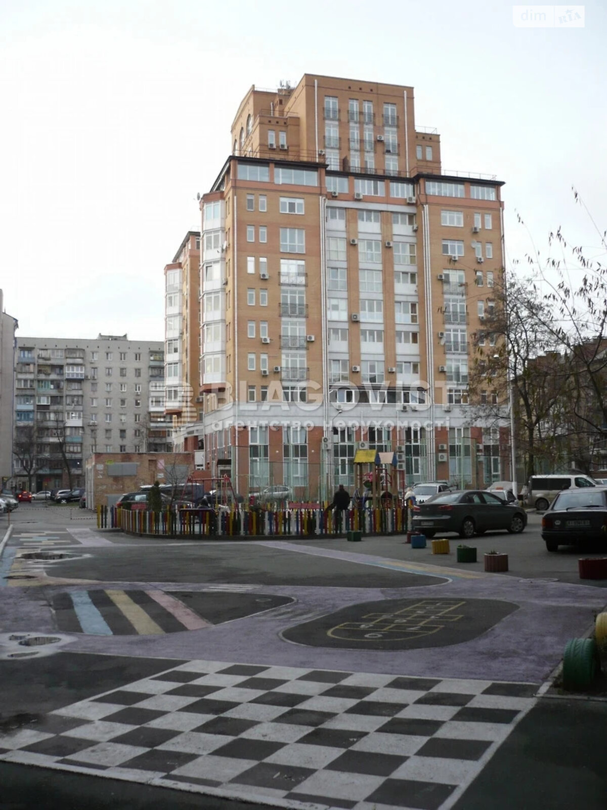 Продаж двокімнатної квартири в Києві, на вул. Почайнинська 70, район Поділ фото 1 Продаж двокімнатної квартири в Києві, на вул. Почайнинська 70, район Поділ фото 1