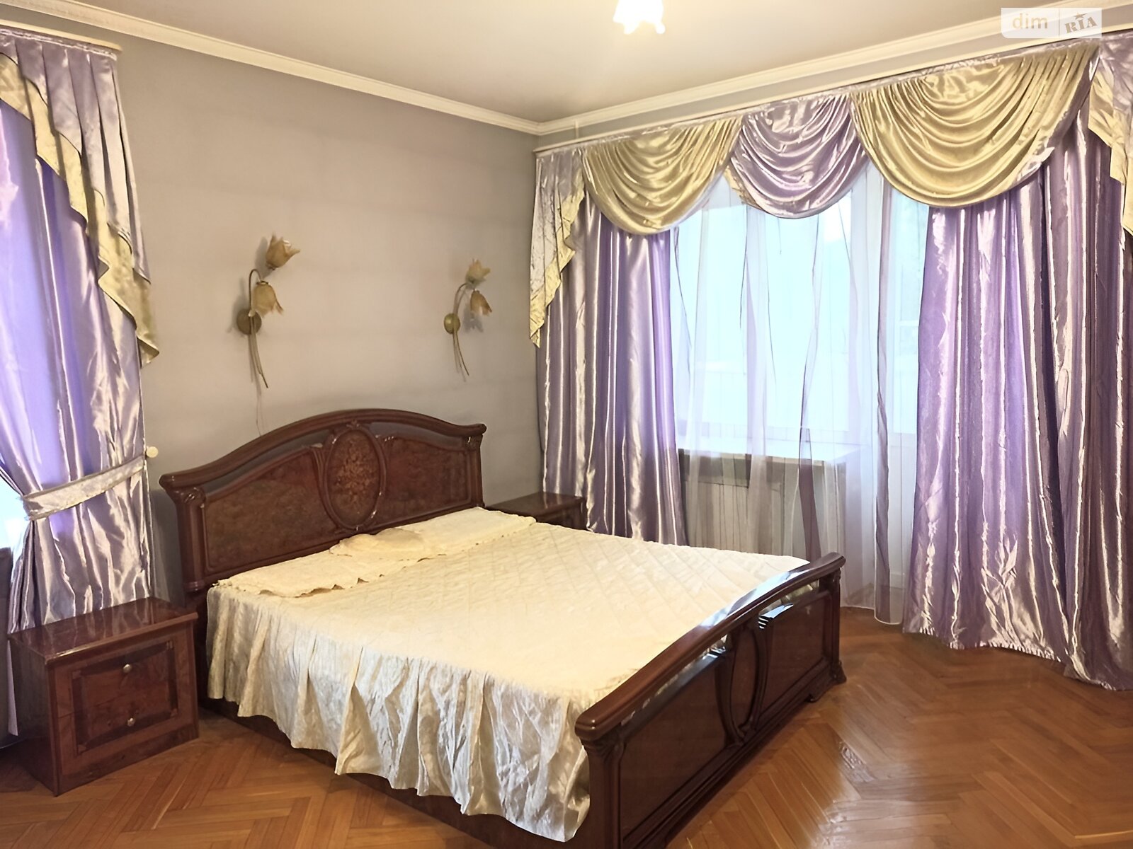 Продаж трикімнатної квартири в Києві, на вул. Щекавицька 7, район Поділ фото 1 Продаж трикімнатної квартири в Києві, на вул. Щекавицька 7, район Поділ фото 1