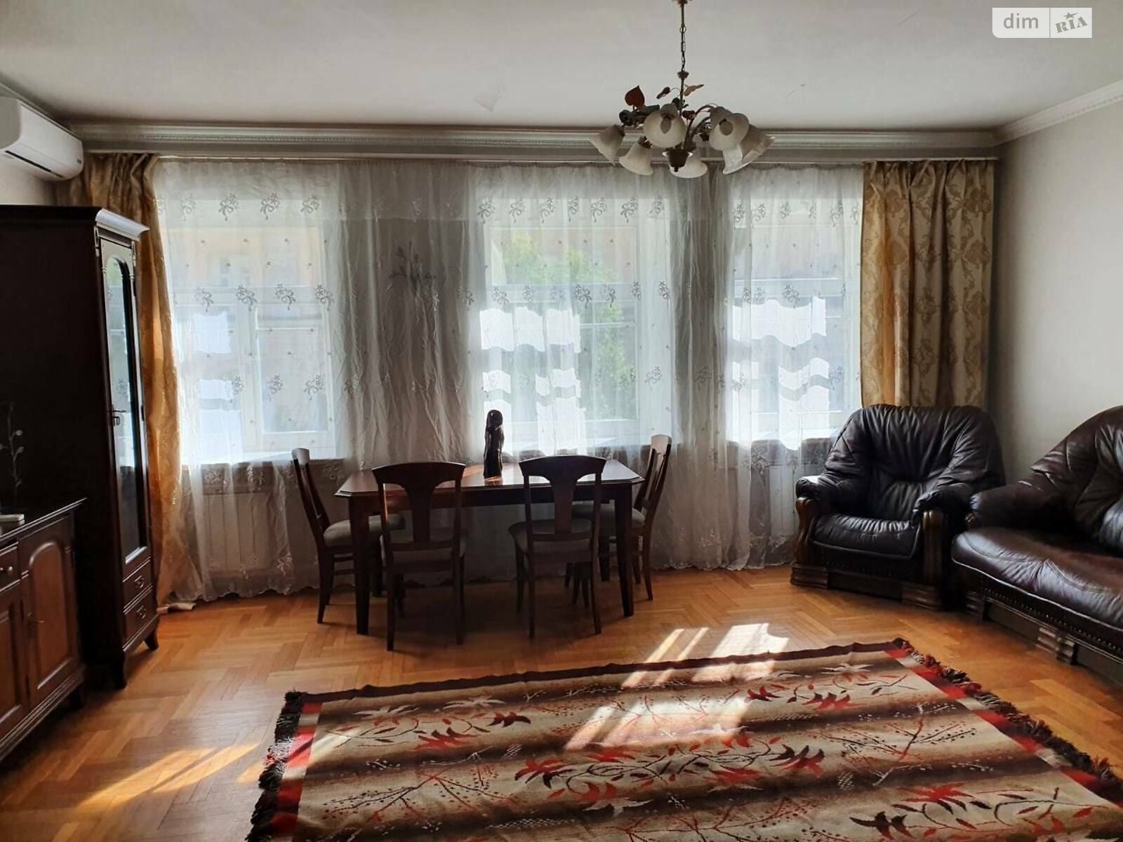 Продаж трикімнатної квартири в Києві, на вул. Щекавицька 7, район Поділ фото 1 Продаж трикімнатної квартири в Києві, на вул. Щекавицька 7, район Поділ фото 1