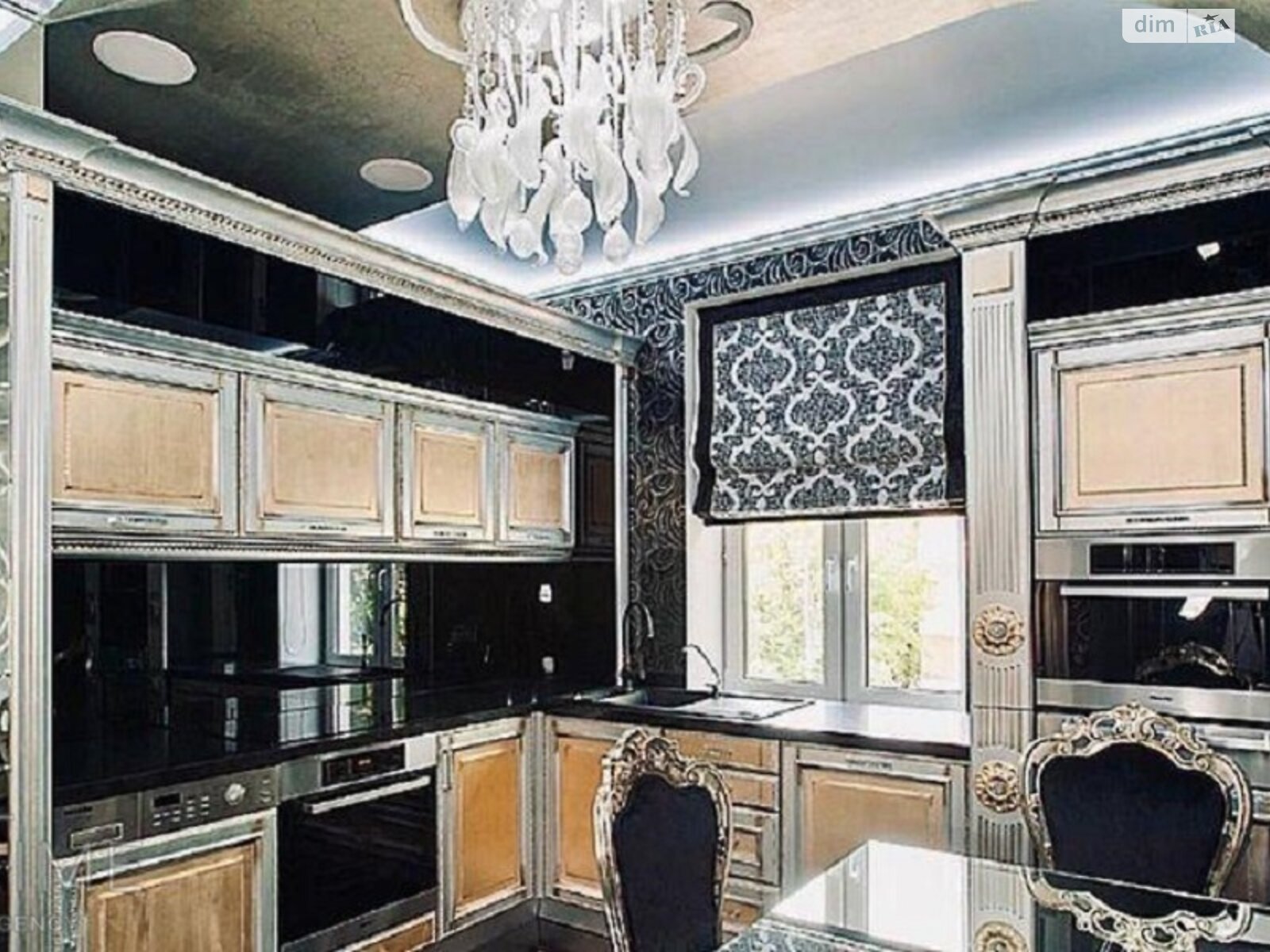 Продаж трикімнатної квартири в Києві, на вул. Щекавицька 30/39, район Поділ фото 1