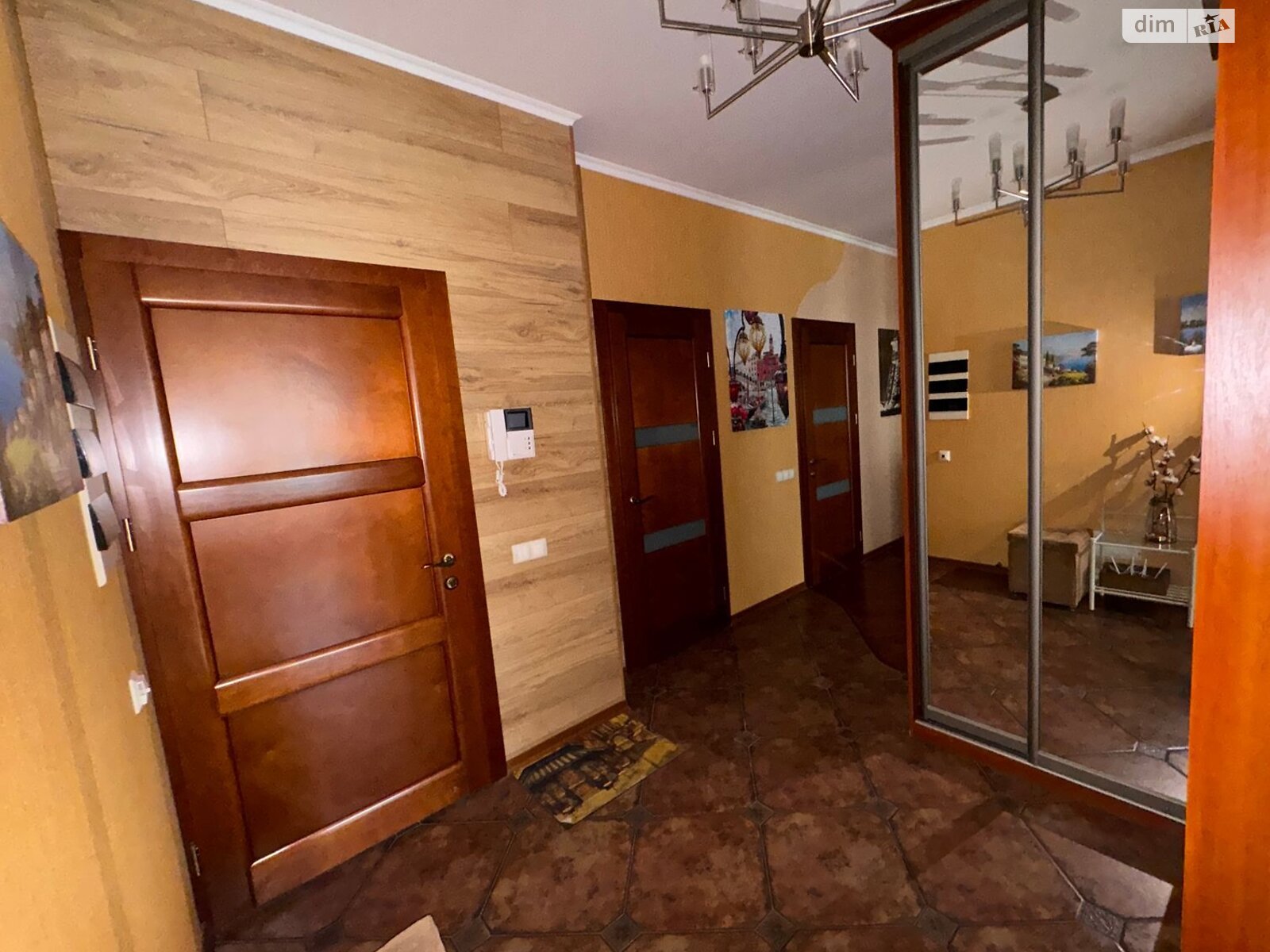Продаж двокімнатної квартири в Києві, на вул. Щекавицька 30/39, район Поділ фото 1 Продаж двокімнатної квартири в Києві, на вул. Щекавицька 30/39, район Поділ фото 1