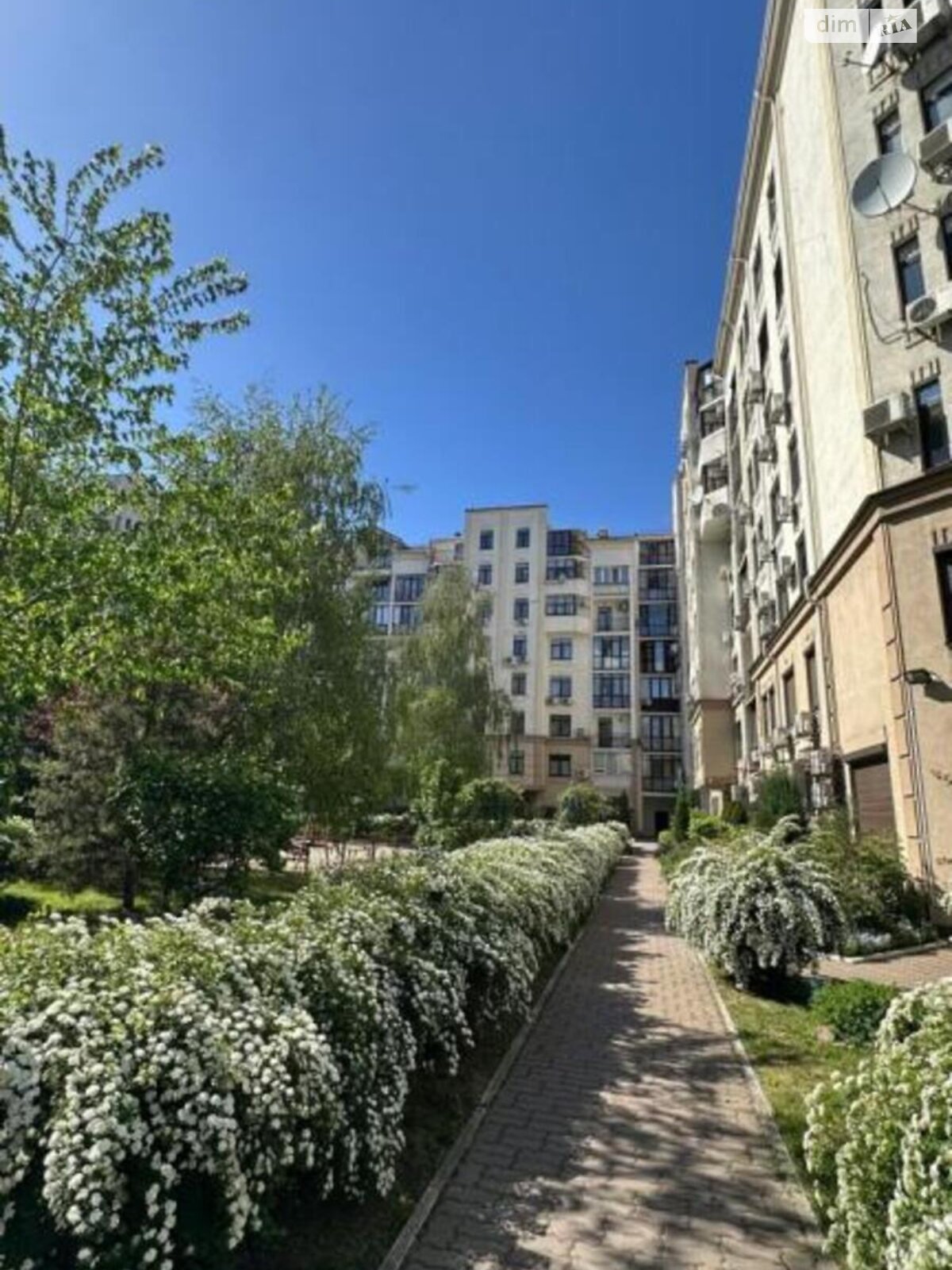 Продажа трехкомнатной квартиры в Киеве, на ул. Щекавицкая 30/39, район Подол фото 1 Продажа трехкомнатной квартиры в Киеве, на ул. Щекавицкая 30/39, район Подол фото 1