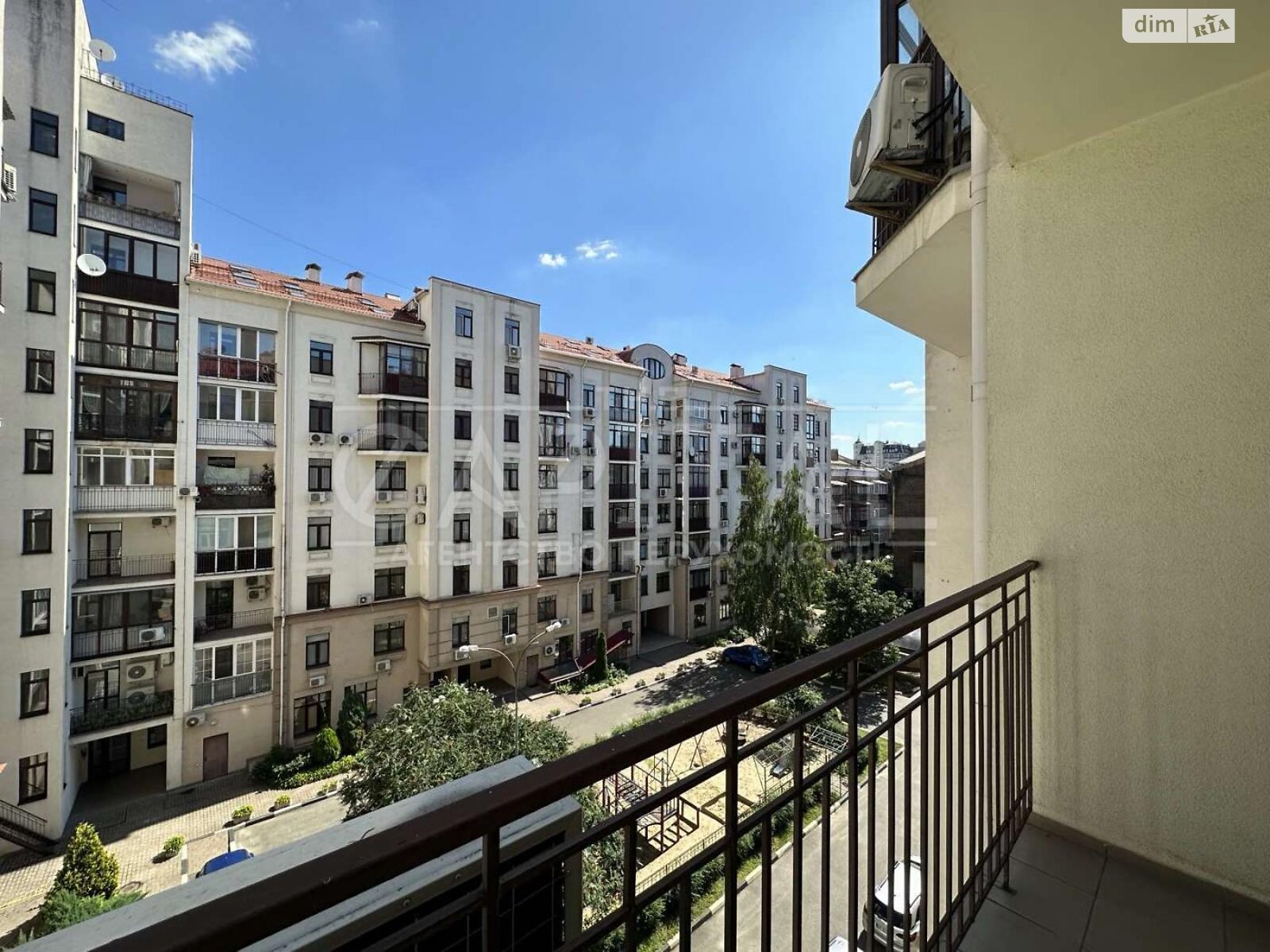 Продажа четырехкомнатной квартиры в Киеве, на ул. Щекавицкая 30/39, район Подол фото 1