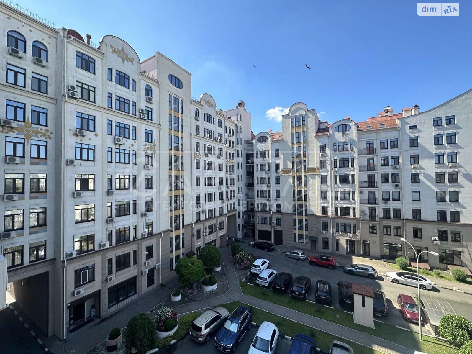 Продажа четырехкомнатной квартиры в Киеве, на ул. Щекавицкая 30/39, район Подол фото 1