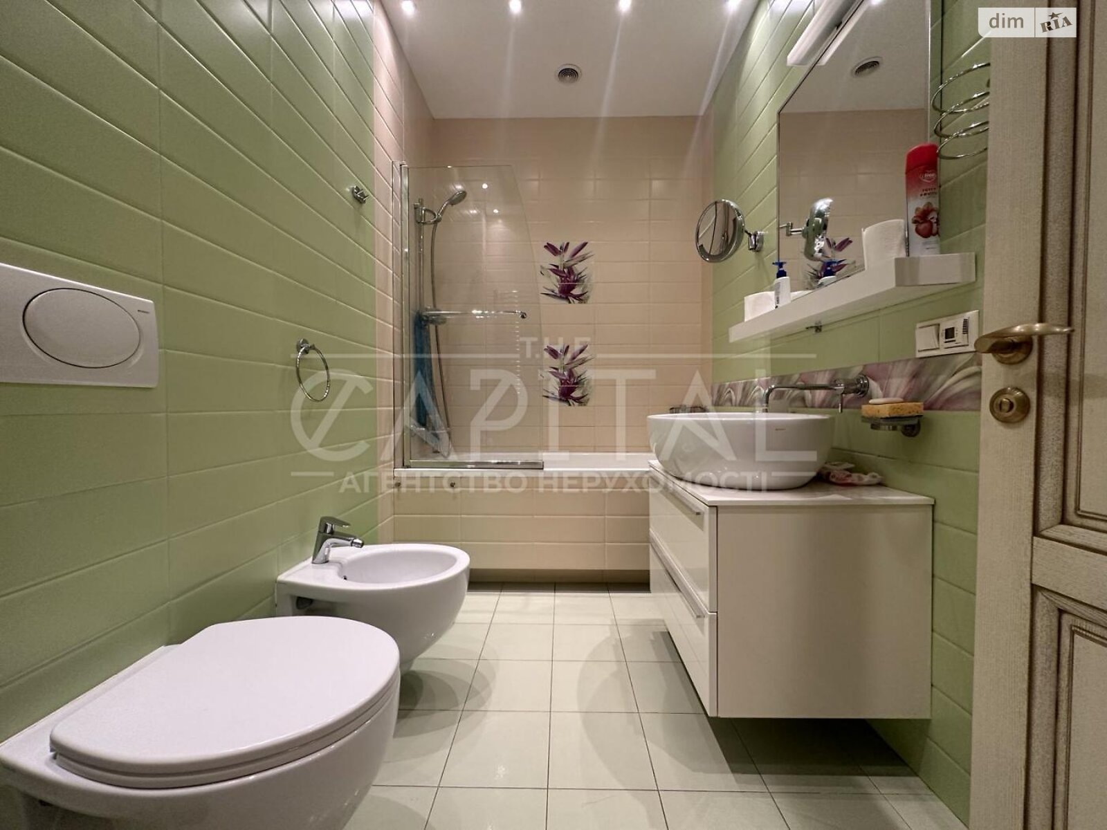 Продажа четырехкомнатной квартиры в Киеве, на ул. Щекавицкая 30/39, район Подол фото 1