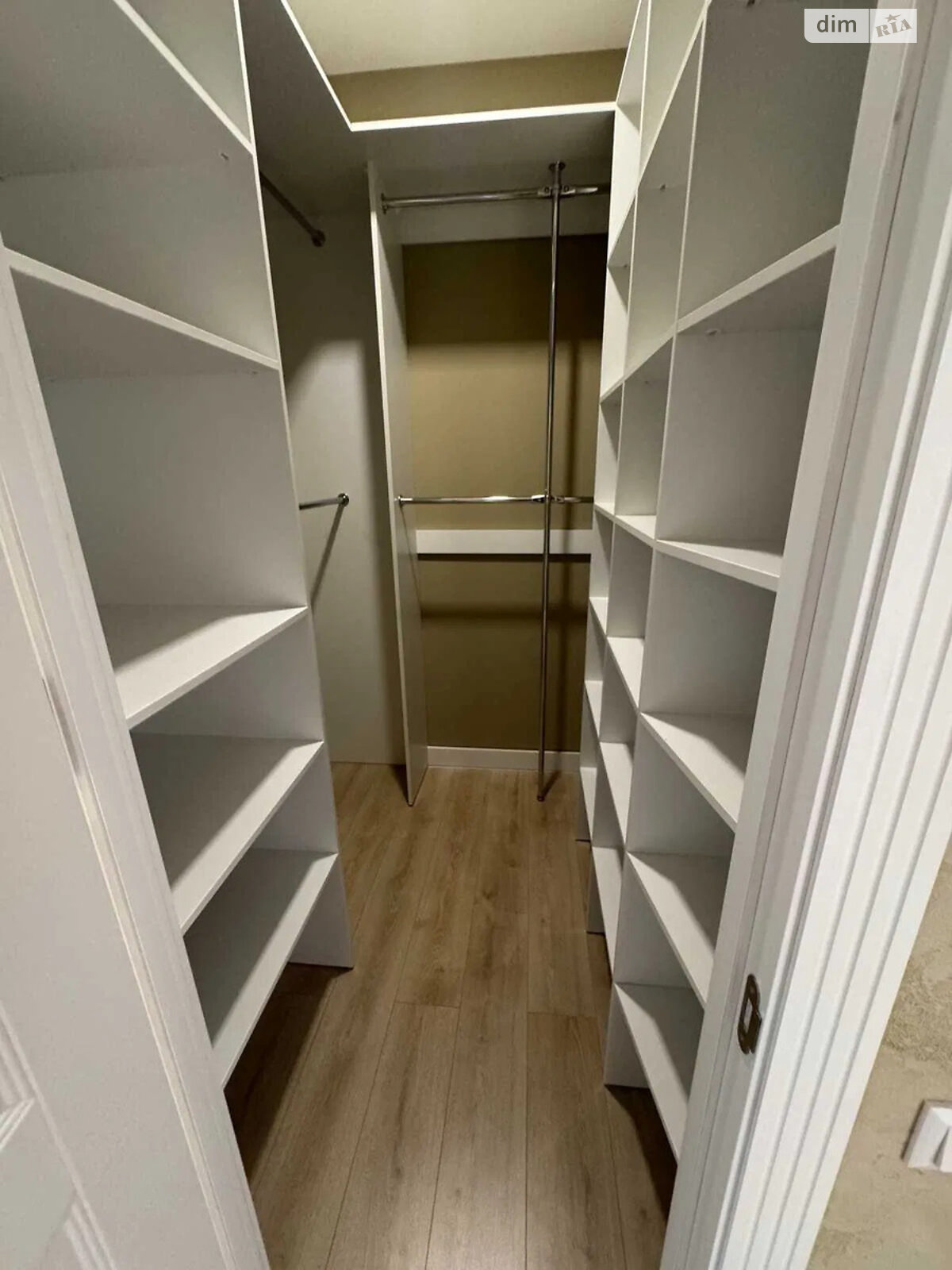 Продажа двухкомнатной квартиры в Киеве, на ул. Верхний Вал 44, район Подол фото 1