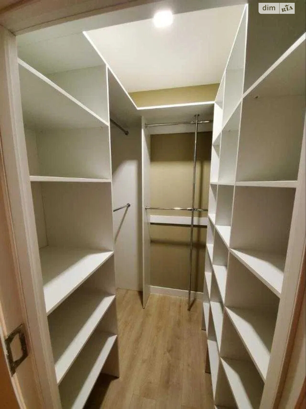 Продажа двухкомнатной квартиры в Киеве, на ул. Верхний Вал 44, район Подол фото 1