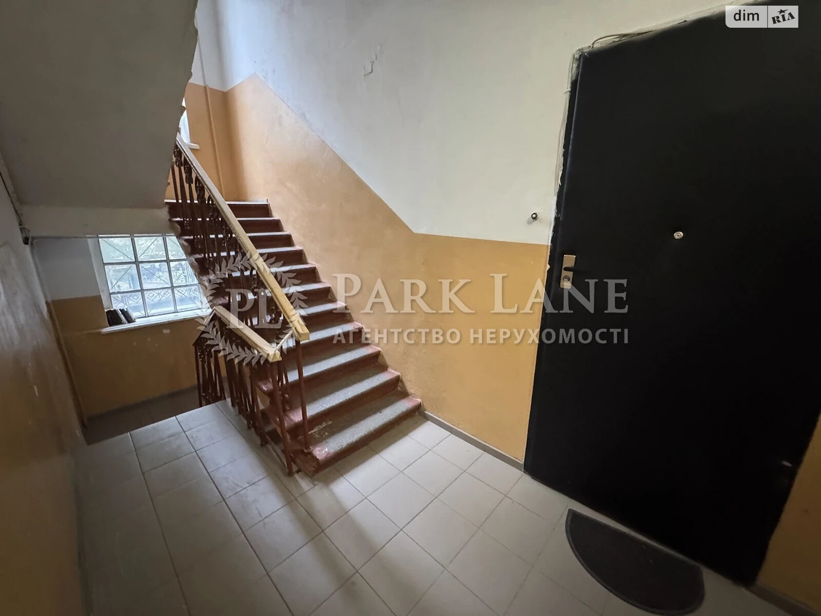 Продажа двухкомнатной квартиры в Киеве, на ул. Верхний Вал 50, район Подол фото 1