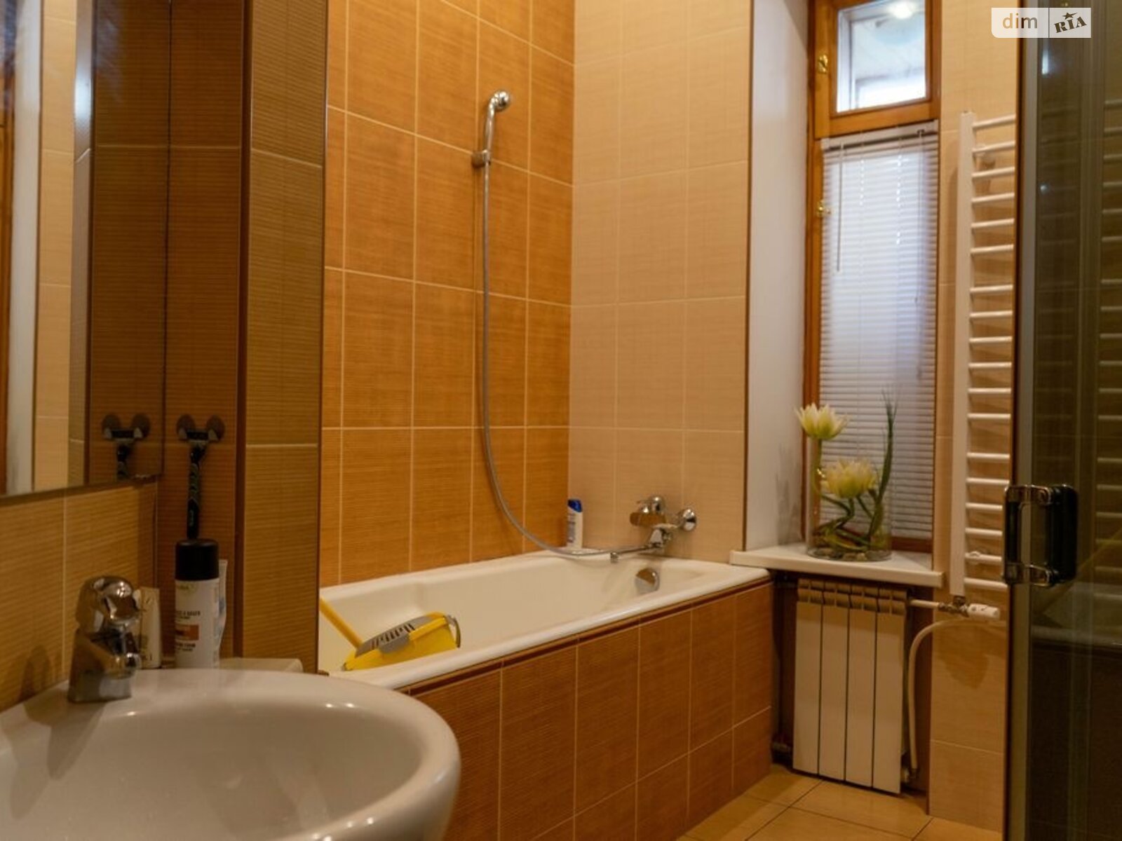 Продажа четырехкомнатной квартиры в Киеве, на ул. Волошская 24, район Подол фото 1 Продажа четырехкомнатной квартиры в Киеве, на ул. Волошская 24, район Подол фото 1