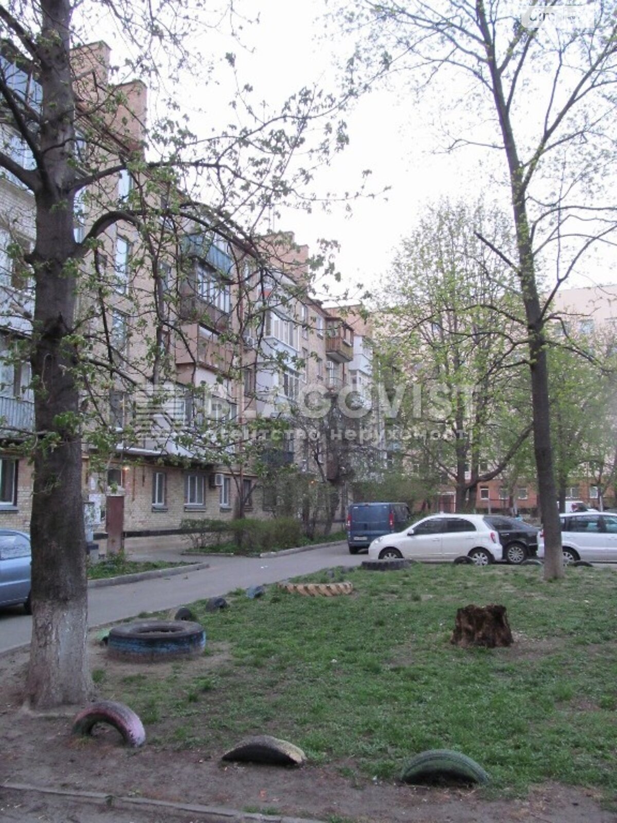 Продажа трехкомнатной квартиры в Киеве, на ул. Введенская 32, район Подол фото 1
