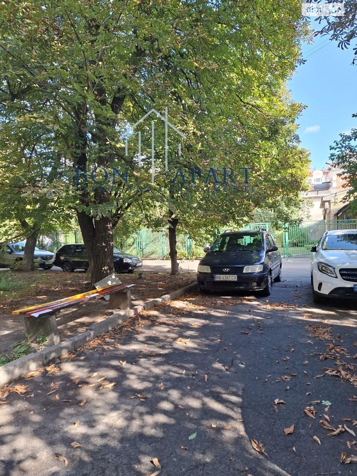 Продажа трехкомнатной квартиры в Киеве, на ул. Введенская 32, район Подол фото 1