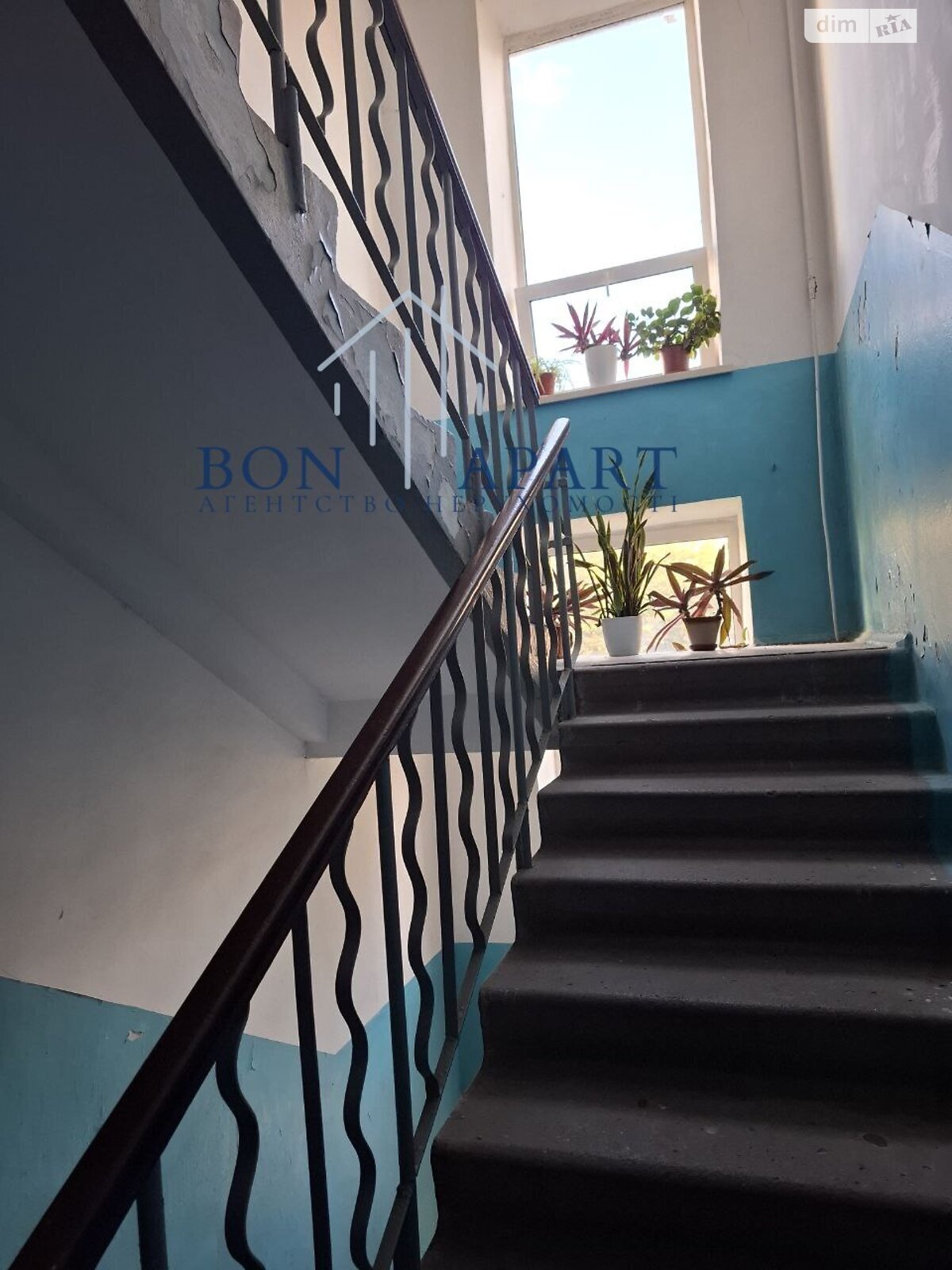 Продажа трехкомнатной квартиры в Киеве, на ул. Введенская 32, район Подол фото 1