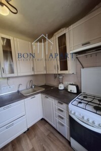 Продажа трехкомнатной квартиры в Киеве, на ул. Введенская 32, район Подол фото 2