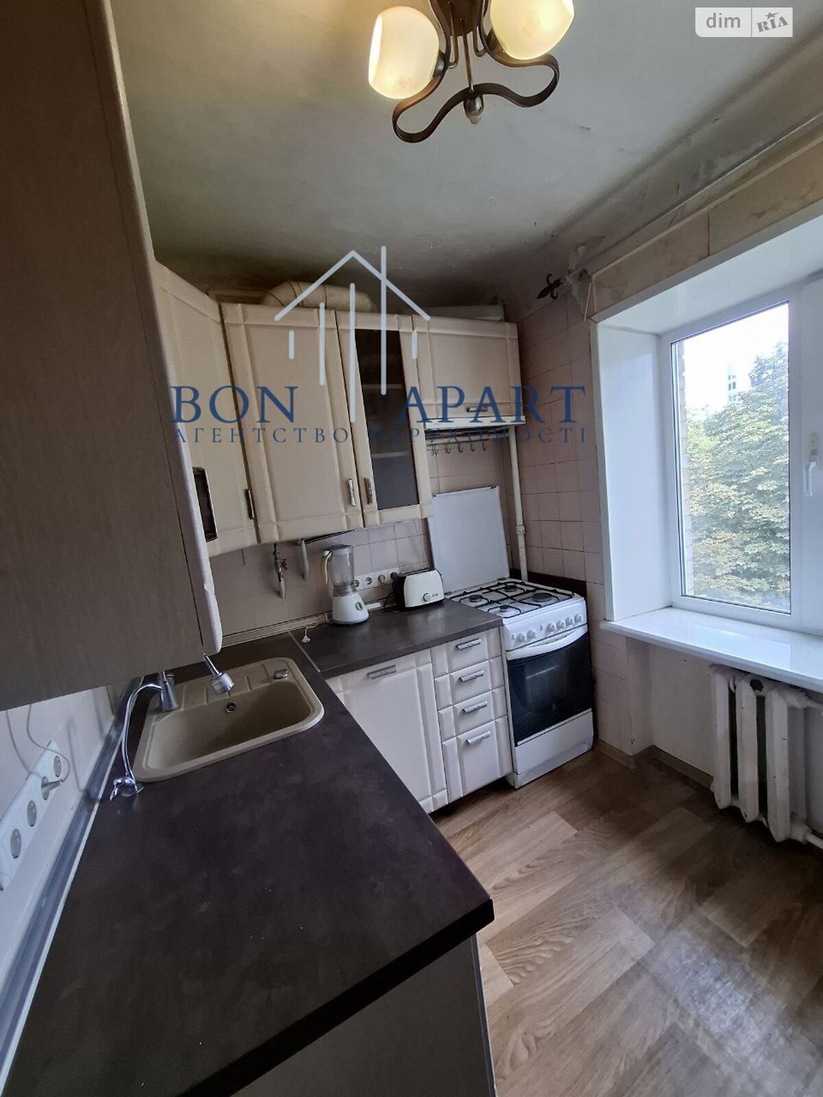 Продажа трехкомнатной квартиры в Киеве, на ул. Введенская 32, район Подол фото 1