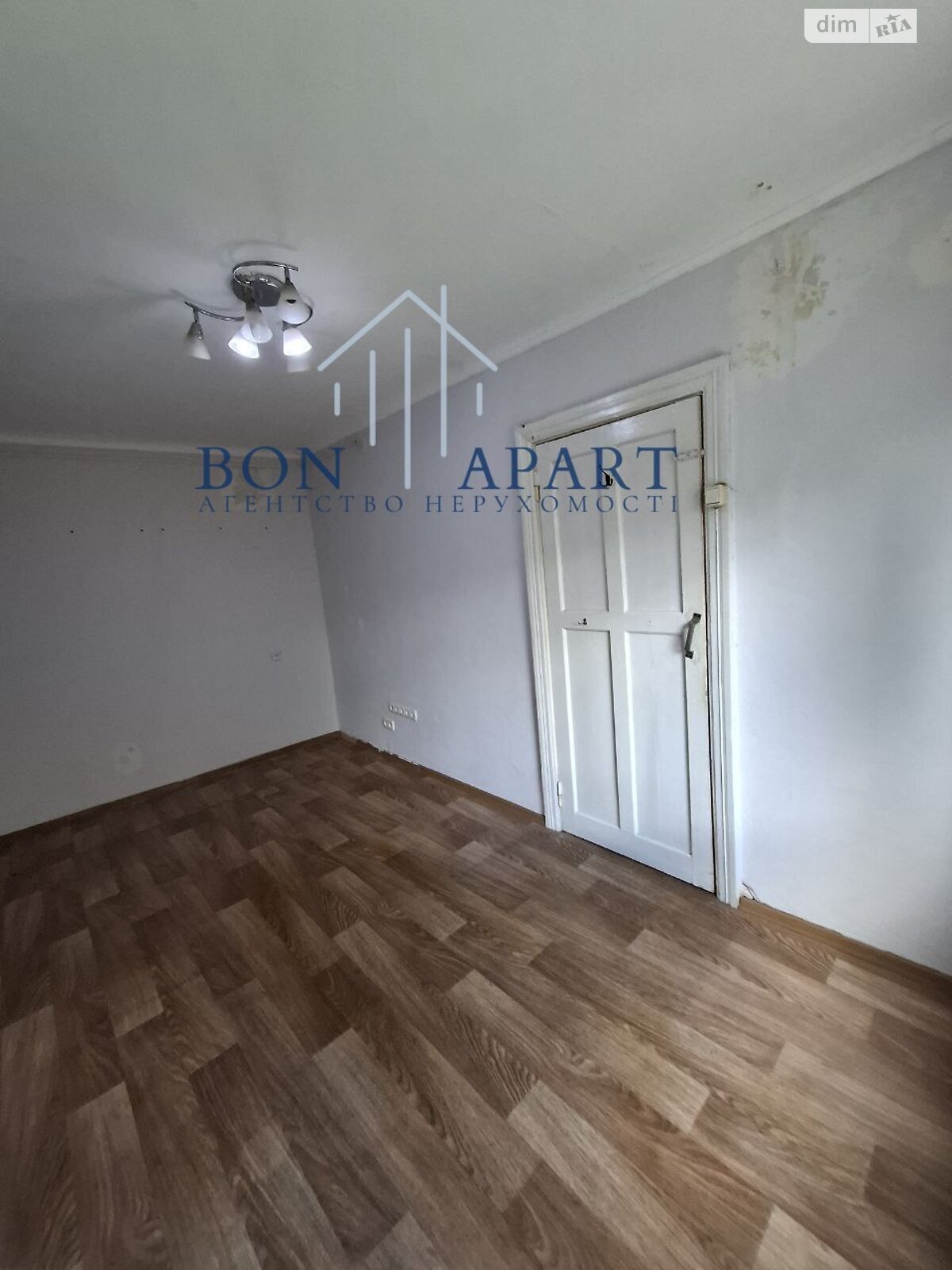 Продажа трехкомнатной квартиры в Киеве, на ул. Введенская 32, район Подол фото 1