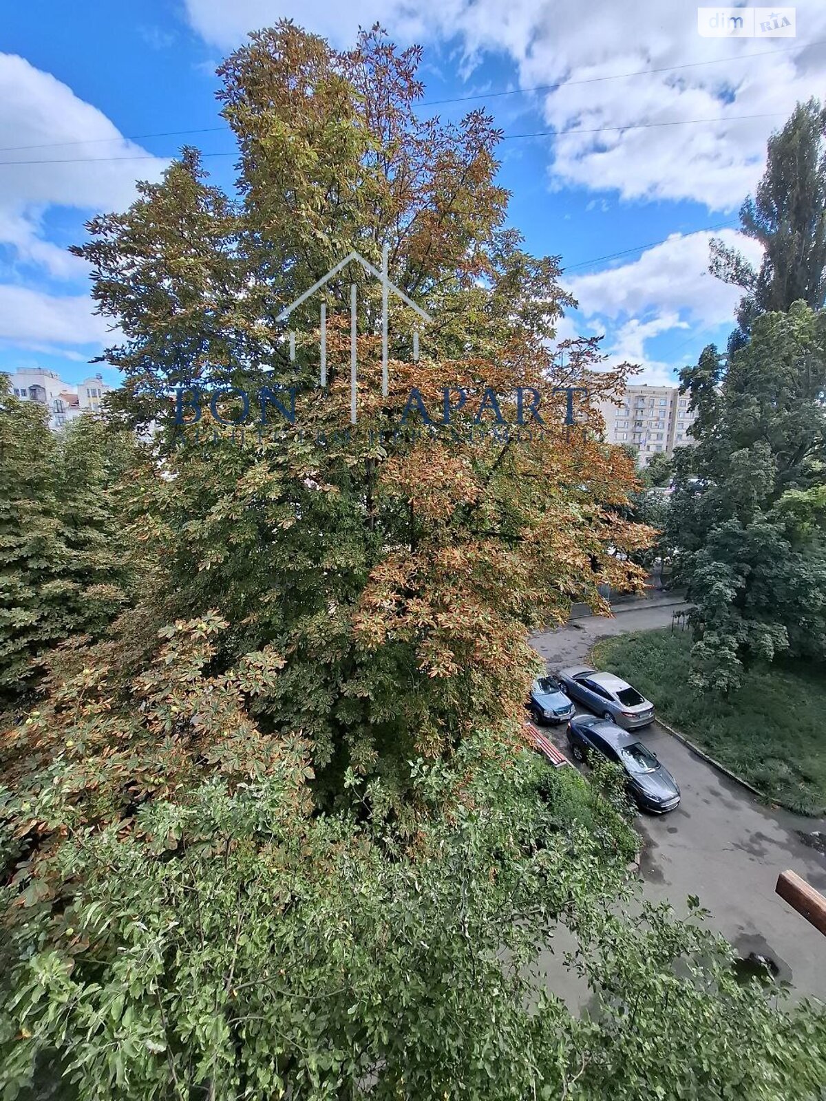 Продажа трехкомнатной квартиры в Киеве, на ул. Введенская 32, район Подол фото 1