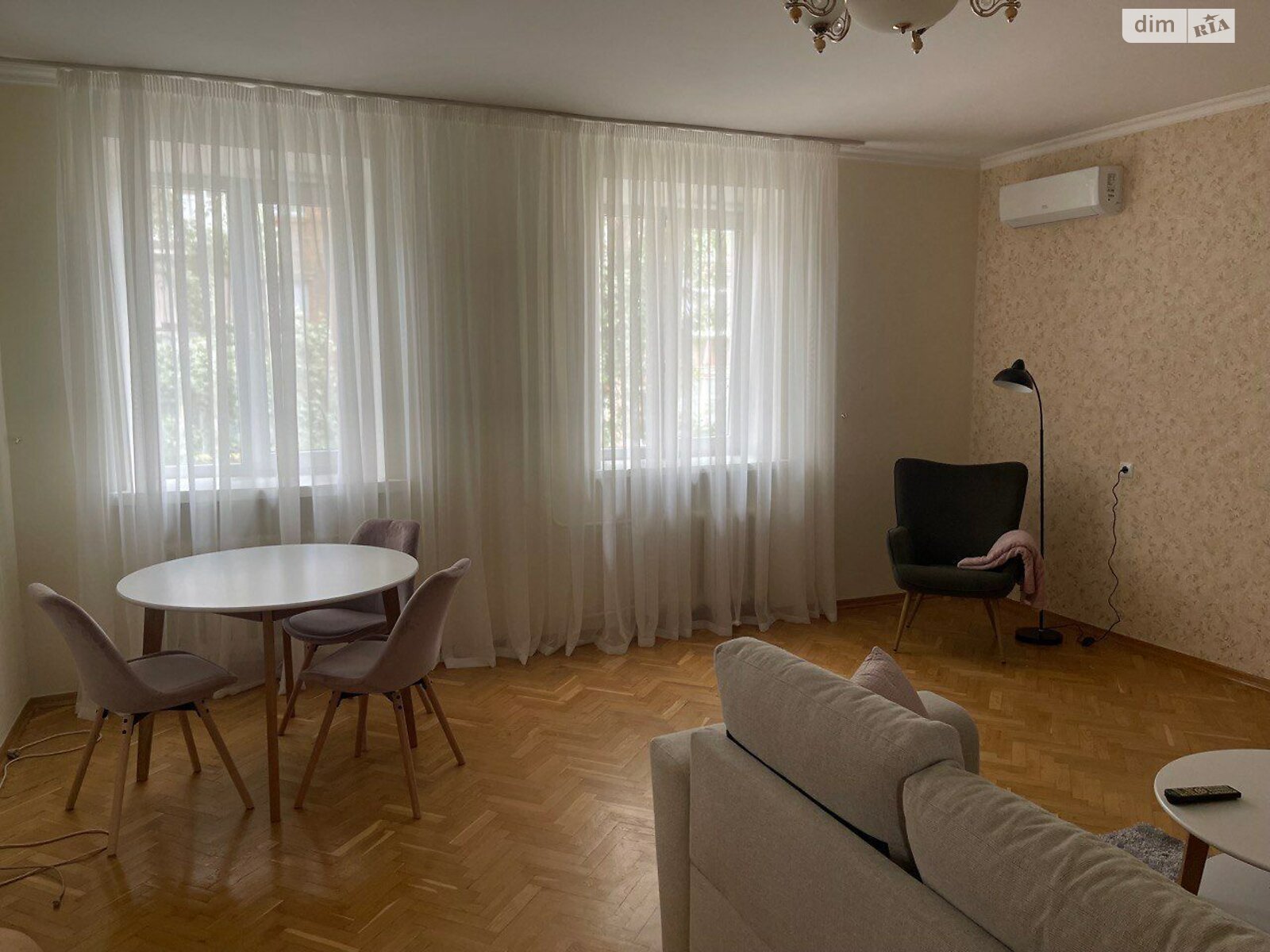 Продажа трехкомнатной квартиры в Киеве, на ул. Введенская 5, район Подол фото 1