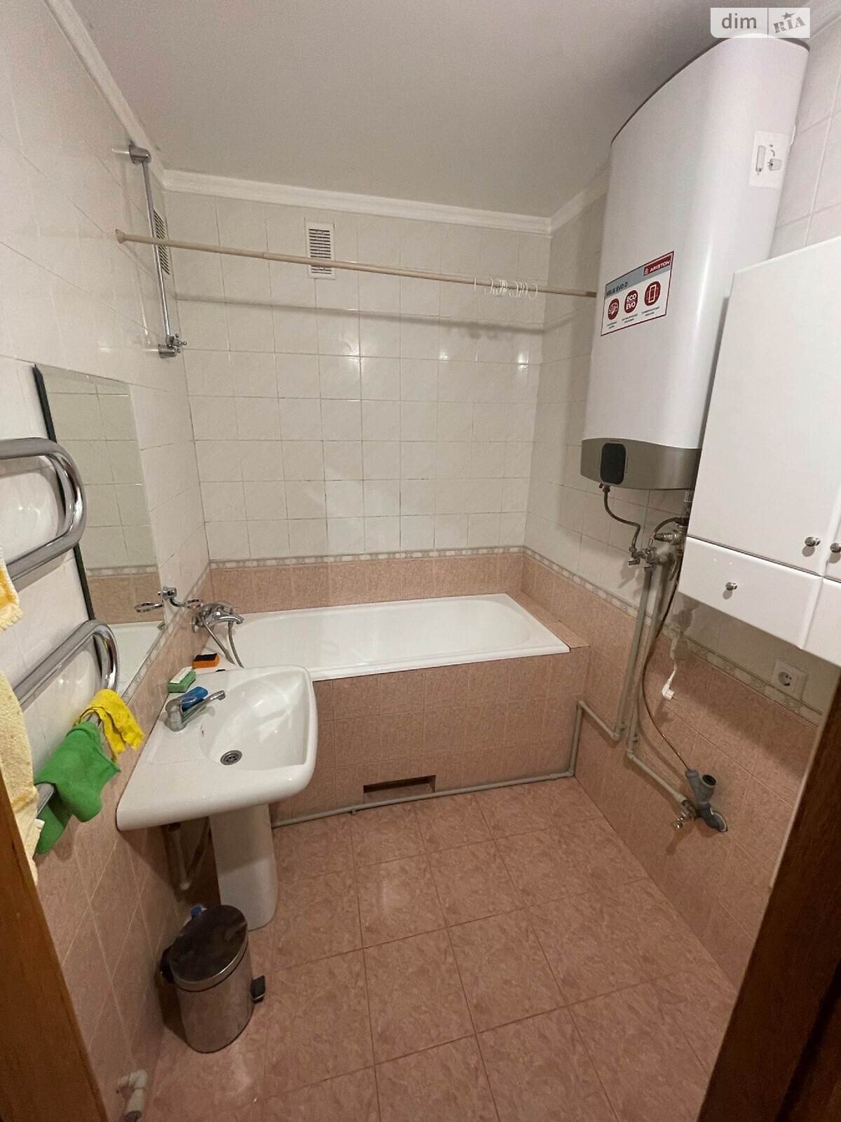 Продажа трехкомнатной квартиры в Киеве, на ул. Введенская 5, район Подол фото 1