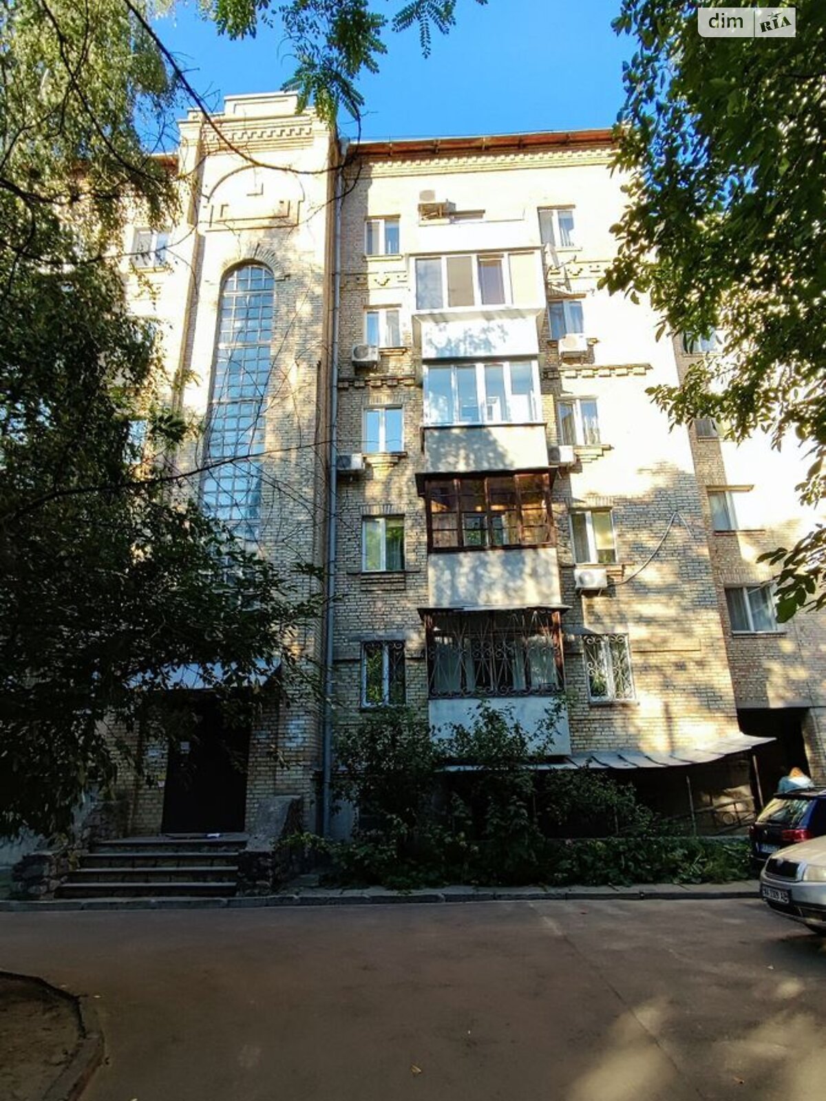 Продажа трехкомнатной квартиры в Киеве, на ул. Введенская 5, район Подол фото 1