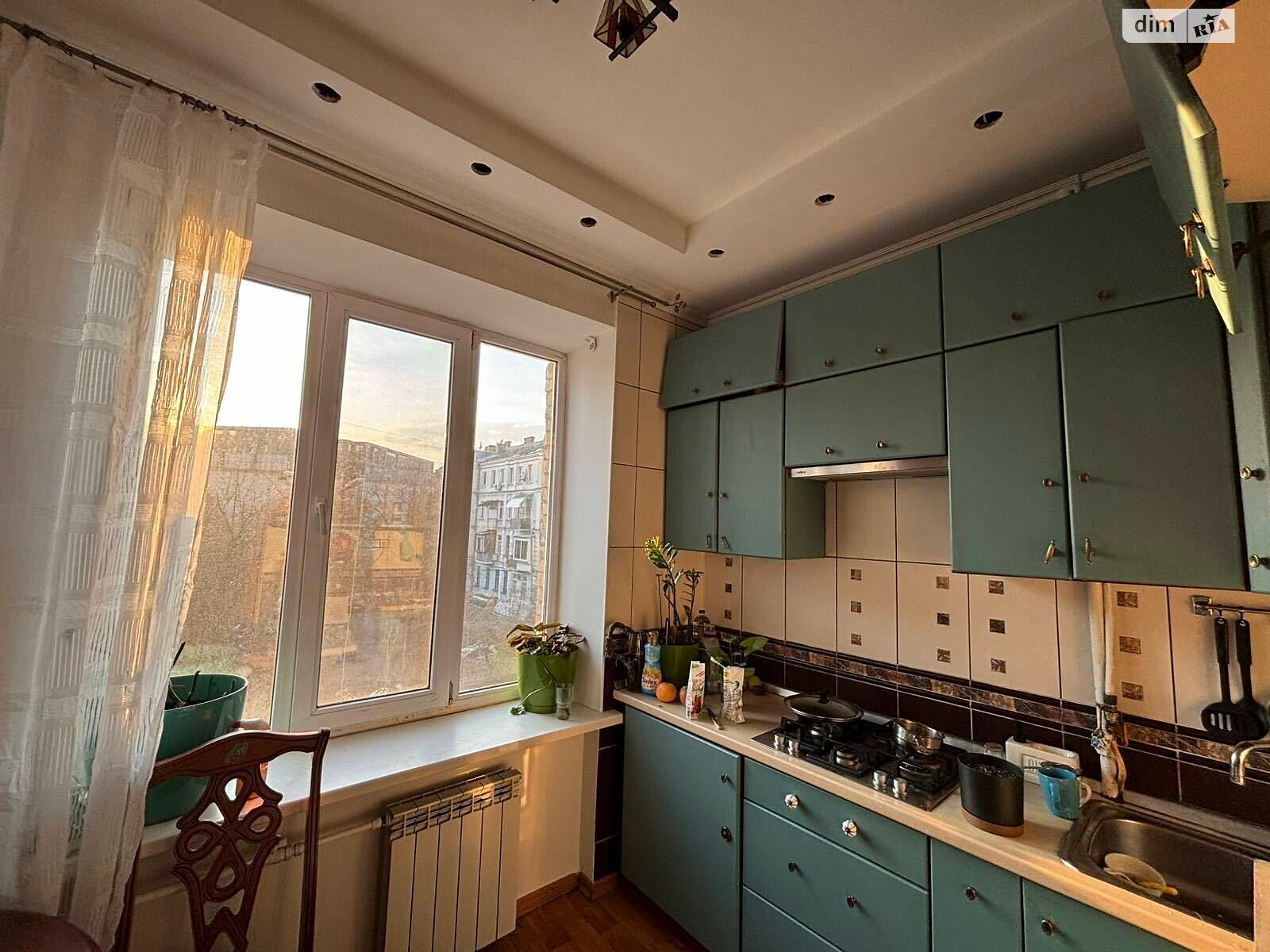 Продажа трехкомнатной квартиры в Киеве, на ул. Юрковская 40/5, район Подол фото 1 Продажа трехкомнатной квартиры в Киеве, на ул. Юрковская 40/5, район Подол фото 1