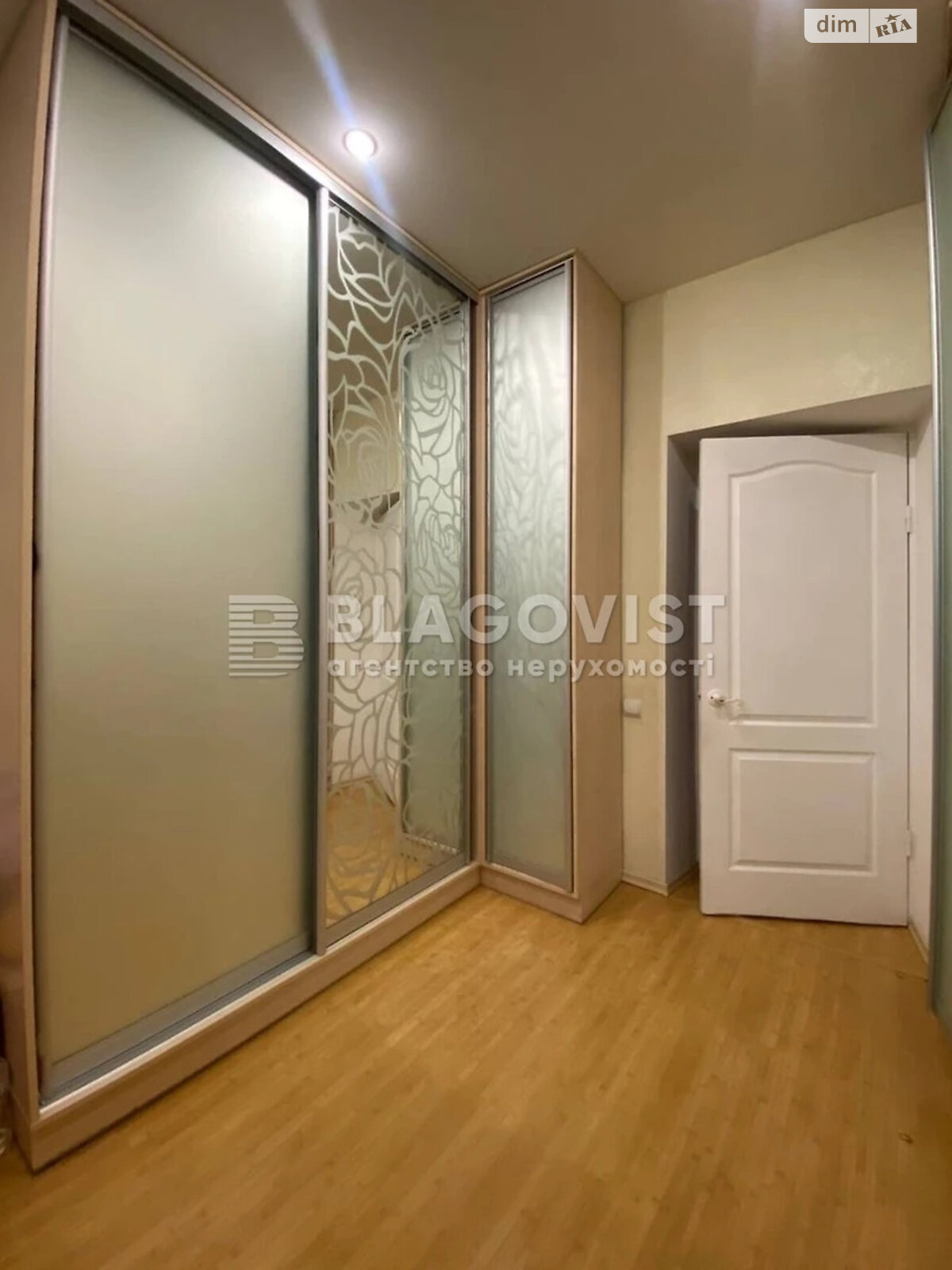 Продажа трехкомнатной квартиры в Киеве, на ул. Юрковская 36/10, район Подол фото 1 Продажа трехкомнатной квартиры в Киеве, на ул. Юрковская 36/10, район Подол фото 1