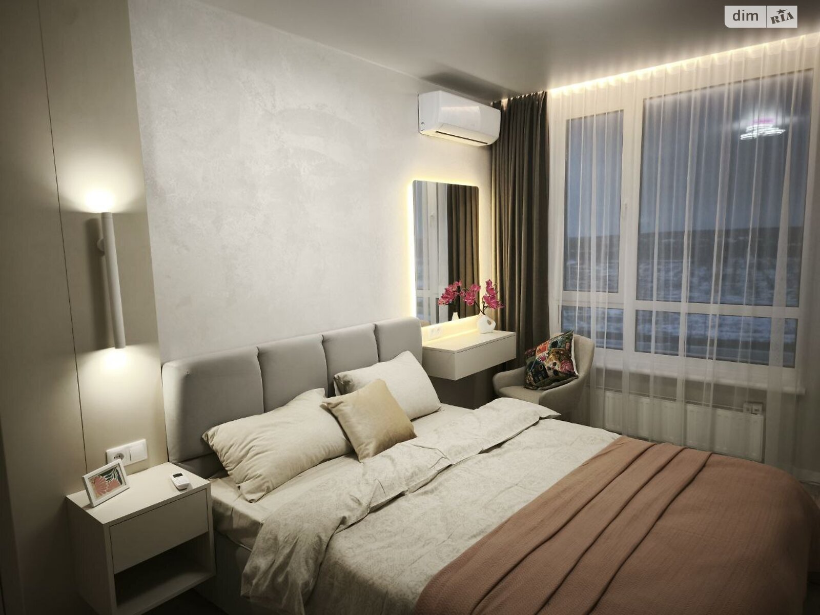 Продажа однокомнатной квартиры в Киеве, на ул. Александра Олеся 10, район Подольский фото 1