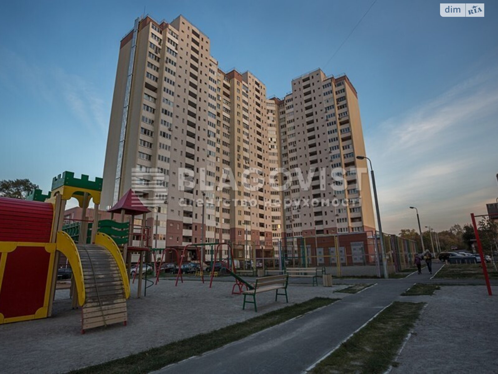 Продажа трехкомнатной квартиры в Киеве, на ул. Белицкая 18, район Подольский фото 1