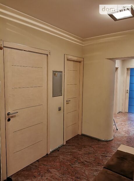 Продажа трехкомнатной квартиры в Киеве, на просп. Героев Сталинграда район Оболонский фото 1 Продажа трехкомнатной квартиры в Киеве, на просп. Героев Сталинграда район Оболонский фото 1