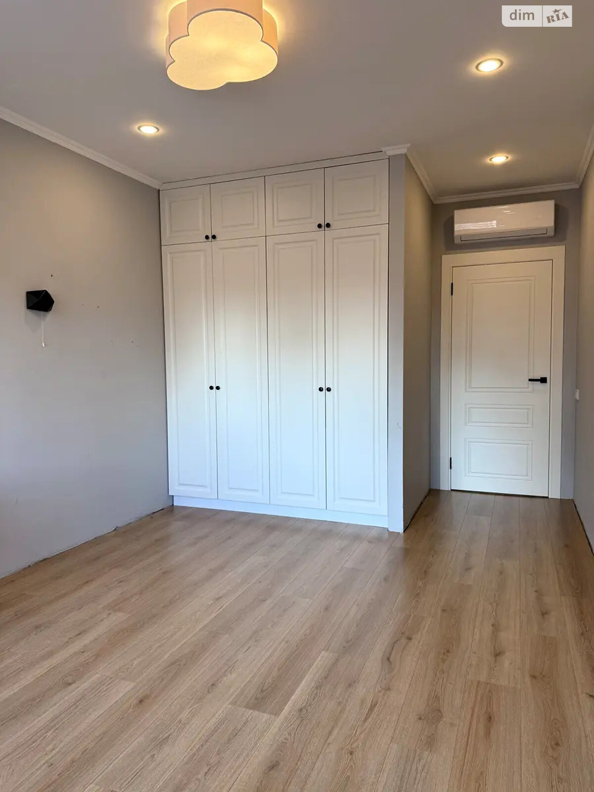 Продажа двухкомнатной квартиры в Киеве, на просп. Европейского Союза 41Б, район Подольский фото 1