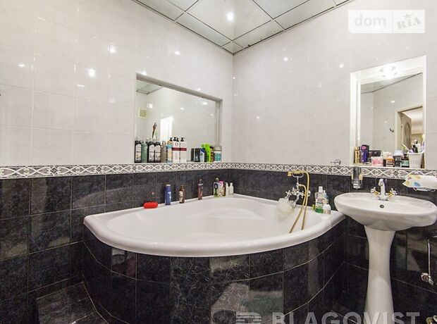 Продажа трехкомнатной квартиры в Киеве, на ул. Фрунзе 109б район Подольский фото 1 Продажа трехкомнатной квартиры в Киеве, на ул. Фрунзе 109б район Подольский фото 1