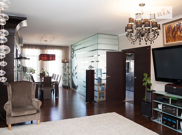 Продажа квартиры, 4 ком., Киев, р‑н. Подольский, ст.м. Контрактовая площадь, Хорива улица, дом 39-41 Продажа квартиры, 4 ком., Киев, р‑н. Подольский, ст.м. Контрактовая площадь, Хорива улица, дом 39-41