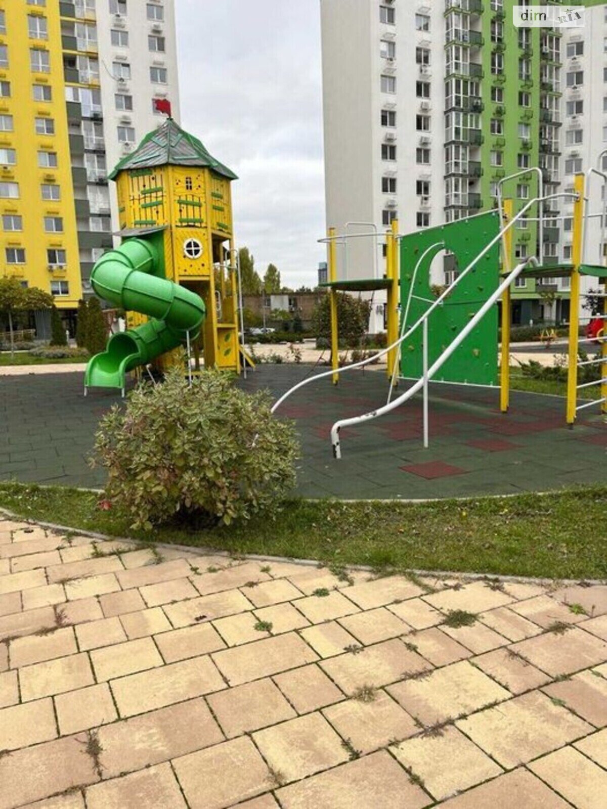 Продаж трикімнатної квартири в Києві, на вул. Івана Виговського 10М, район Подільський фото 1 Продаж трикімнатної квартири в Києві, на вул. Івана Виговського 10М, район Подільський фото 1