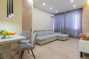 Продаж трикімнатної квартири в Києві, на вул. Івана Виговського 40/12, район Подільський фото 2