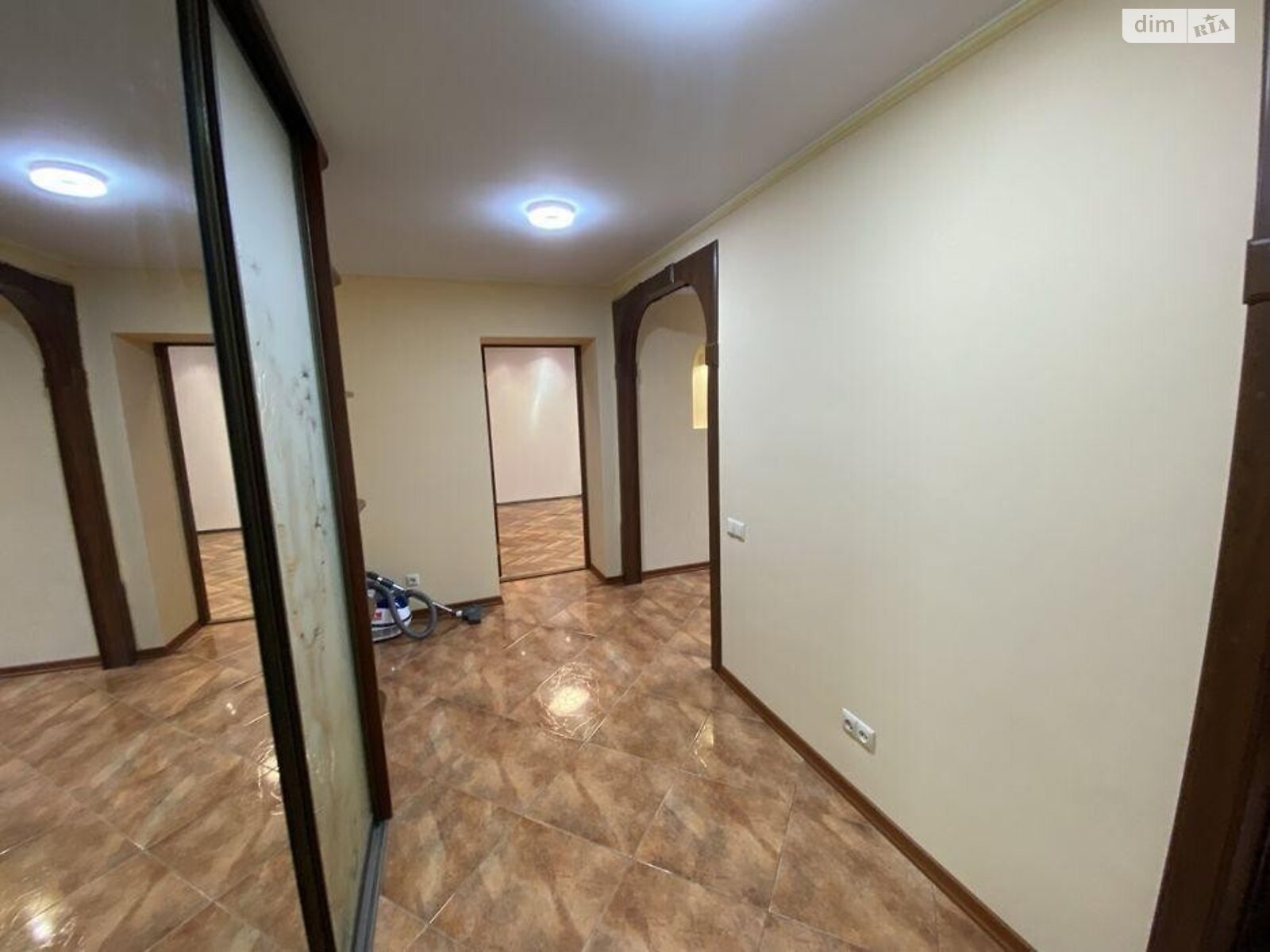 Продажа двухкомнатной квартиры в Киеве, на ул. Константиновская 61, район Подольский фото 1