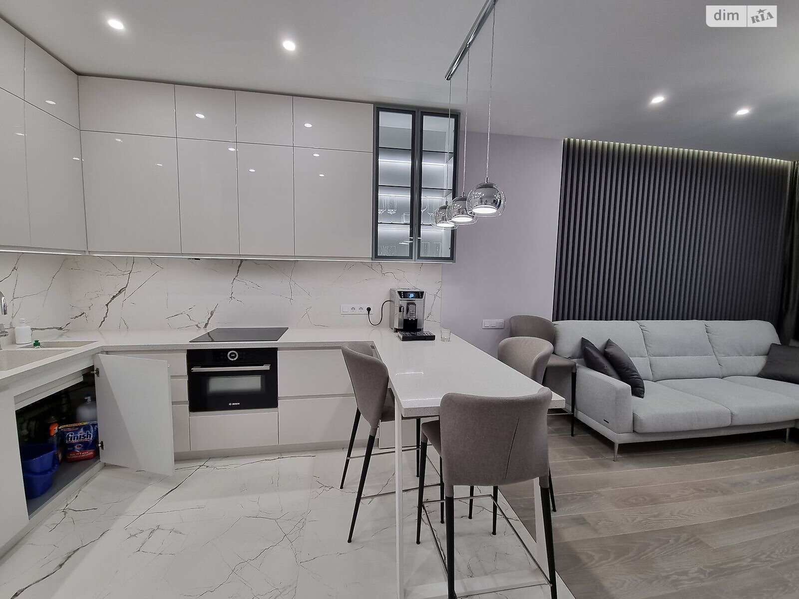 Продажа двухкомнатной квартиры в Киеве, на ул. Набережно-Рыбальская дорога 3, район Подольский фото 1