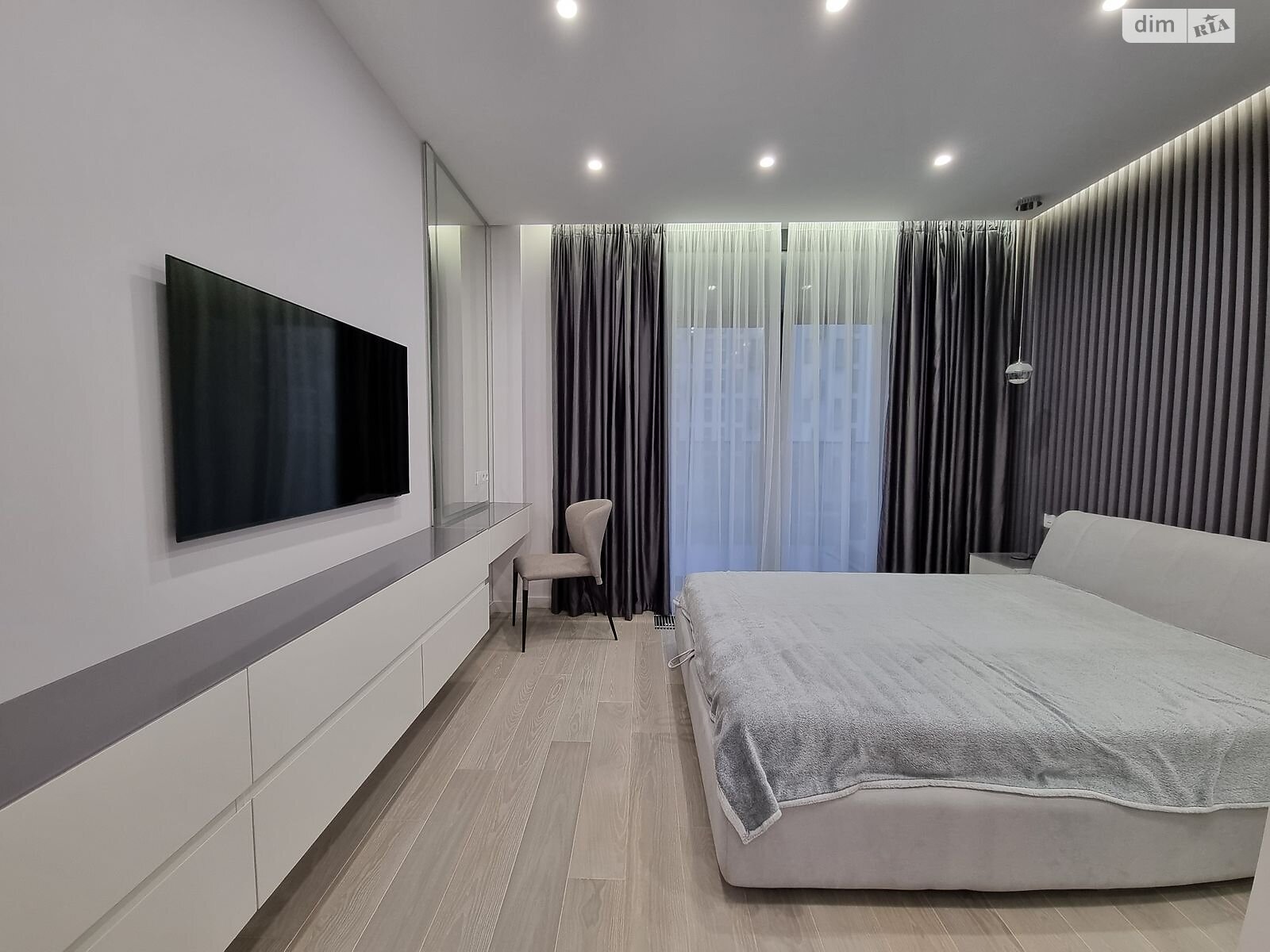 Продажа двухкомнатной квартиры в Киеве, на ул. Набережно-Рыбальская дорога 3, район Подольский фото 1