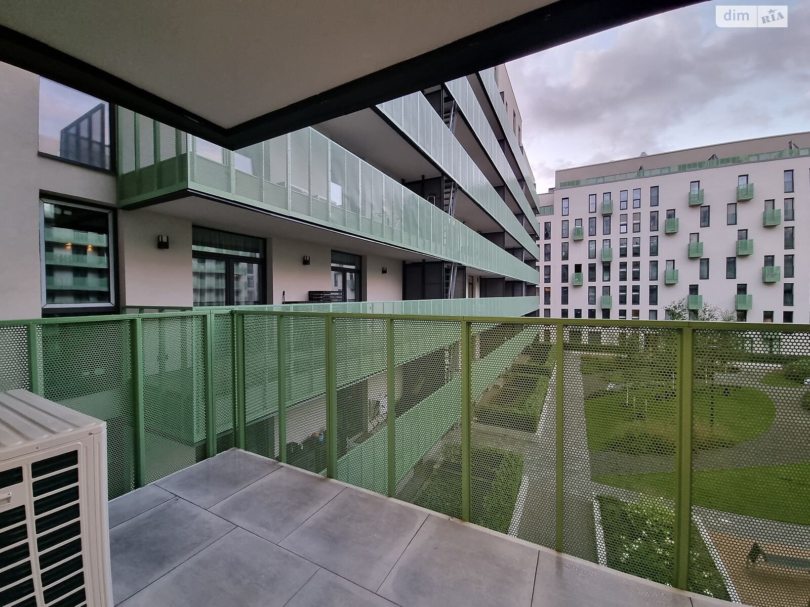 Продажа двухкомнатной квартиры в Киеве, на ул. Набережно-Рыбальская дорога 3, район Подольский фото 1