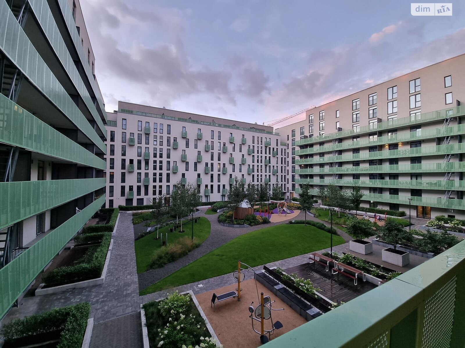 Продажа двухкомнатной квартиры в Киеве, на ул. Набережно-Рыбальская дорога 3, район Подольский фото 1