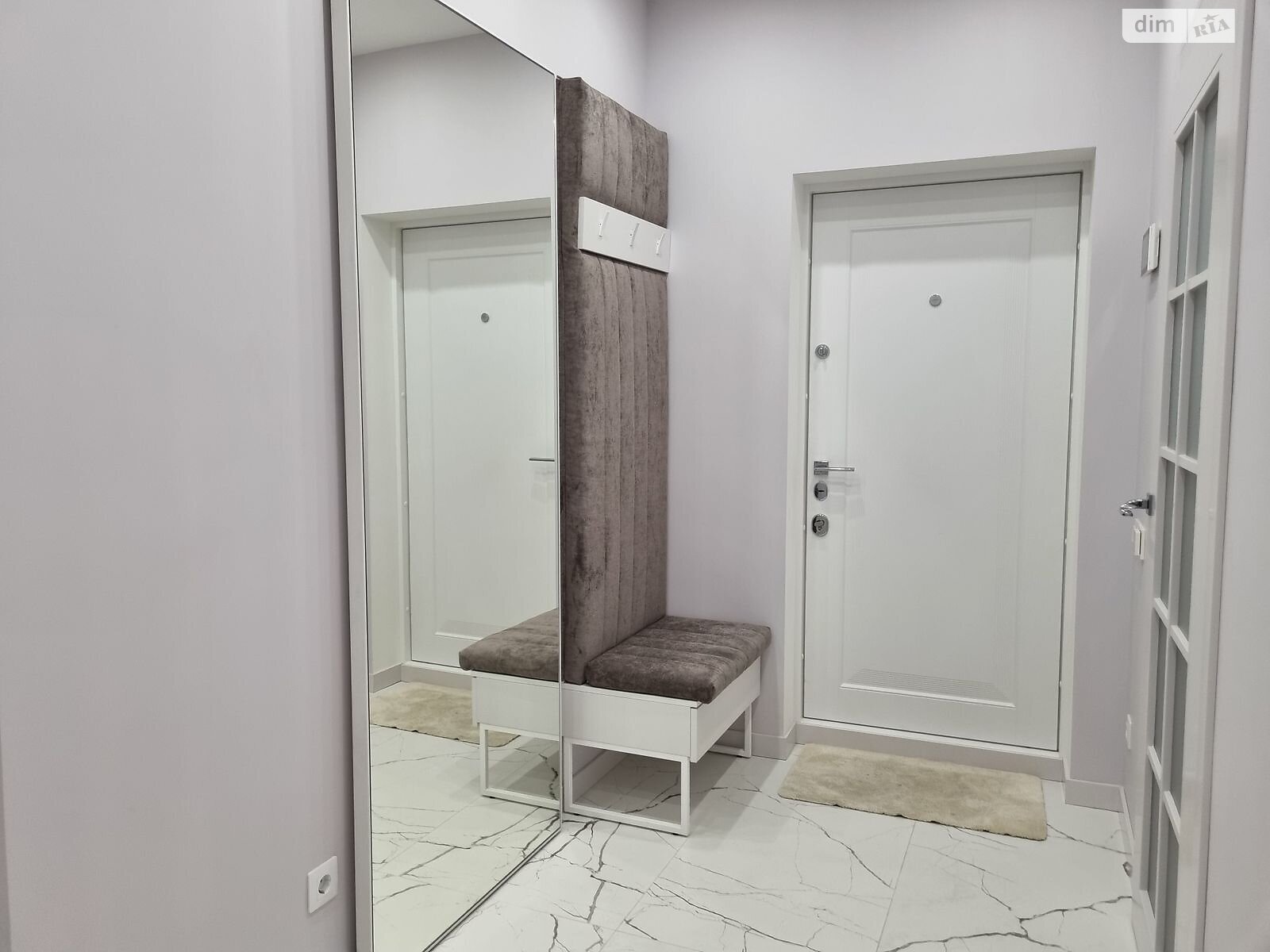 Продажа двухкомнатной квартиры в Киеве, на ул. Набережно-Рыбальская дорога 3, район Подольский фото 1