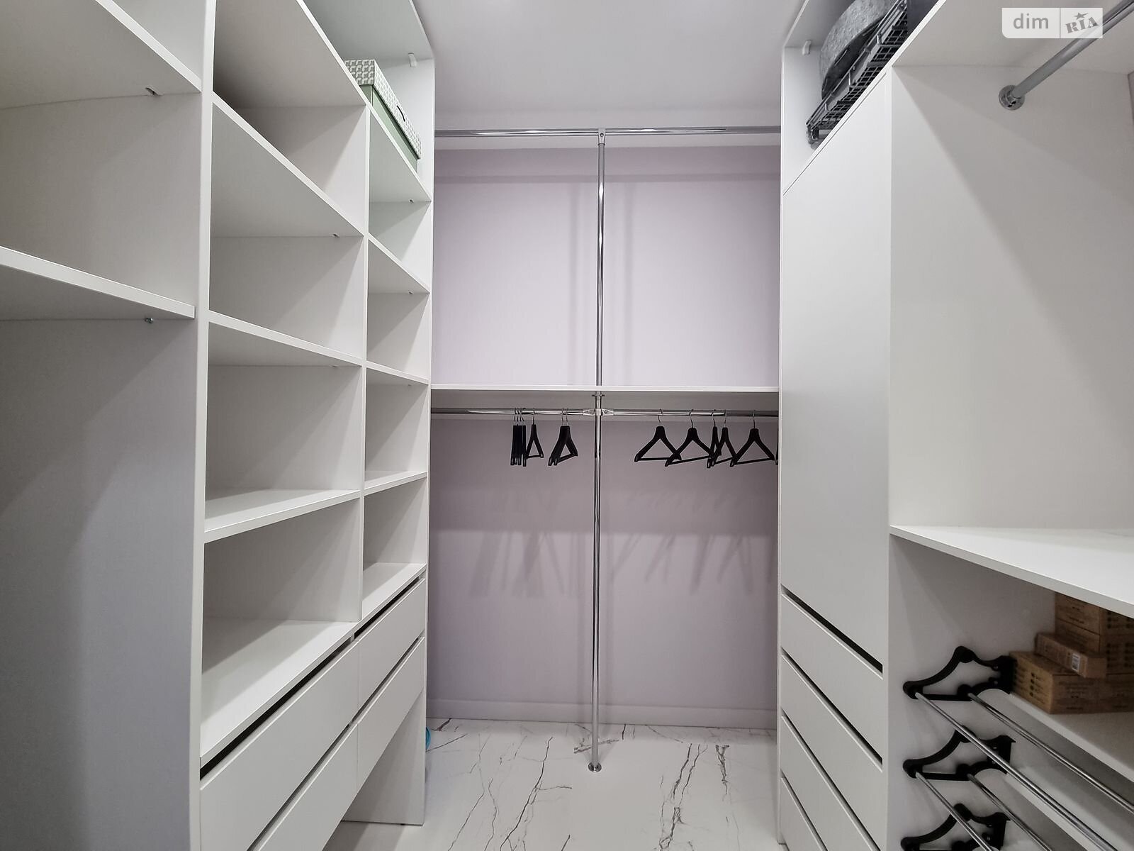 Продажа двухкомнатной квартиры в Киеве, на ул. Набережно-Рыбальская дорога 3, район Подольский фото 1