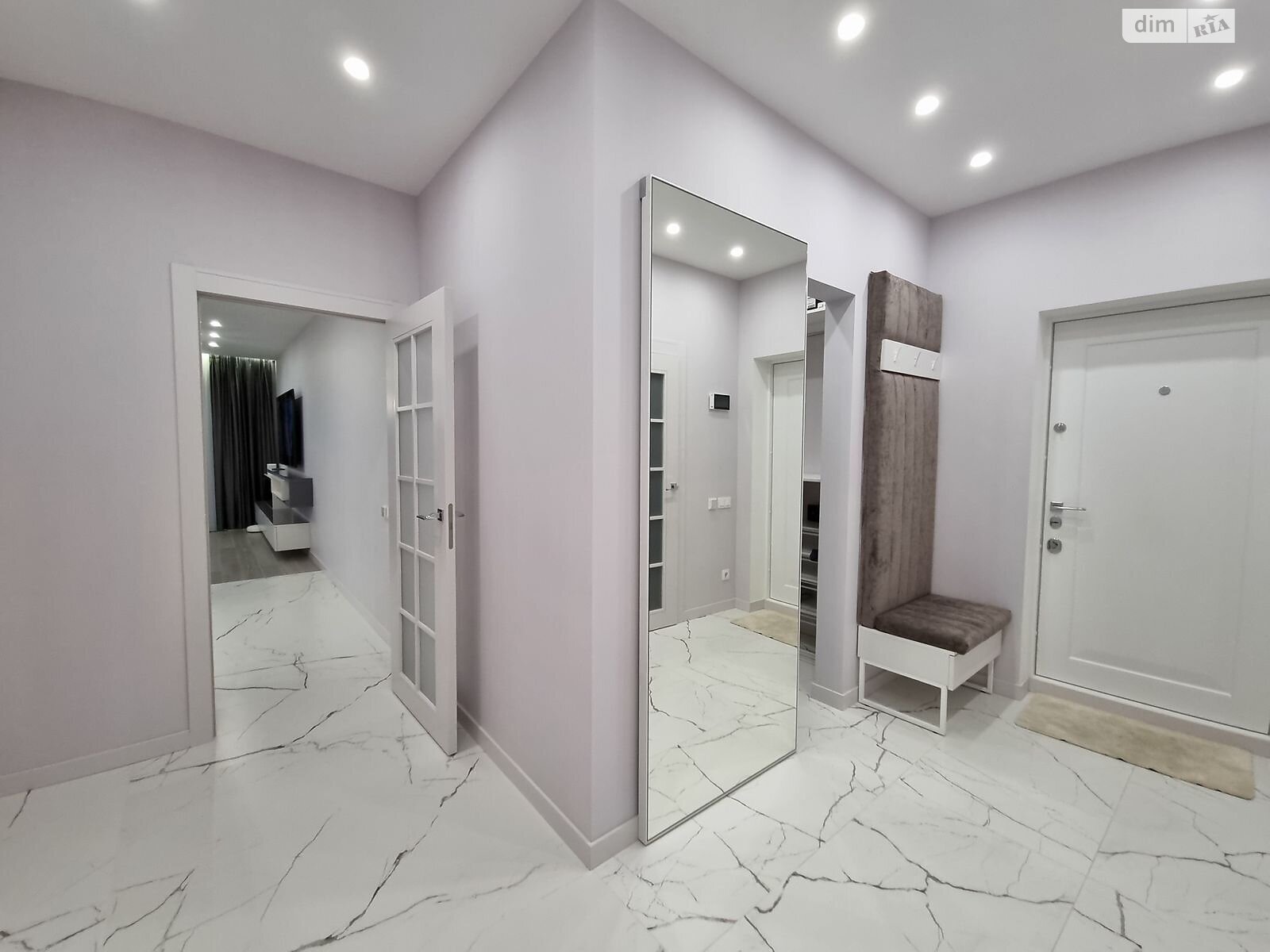 Продажа двухкомнатной квартиры в Киеве, на ул. Набережно-Рыбальская дорога 3, район Подольский фото 1