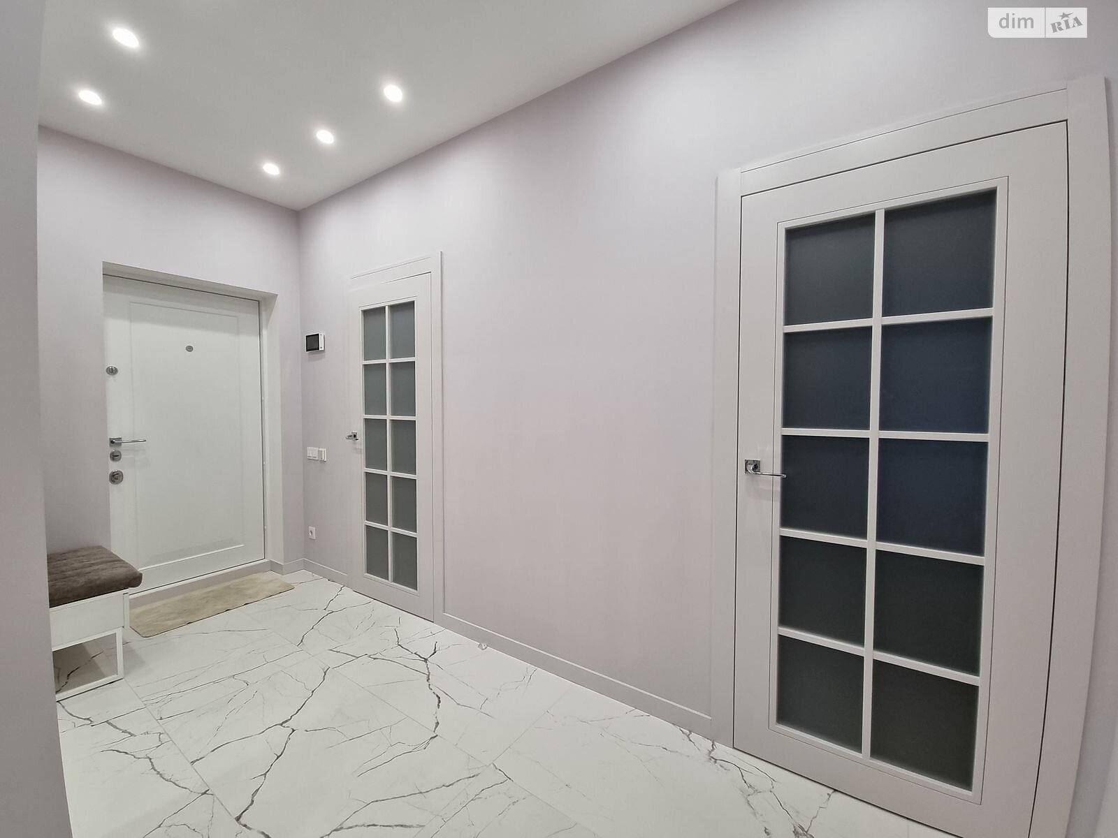 Продажа двухкомнатной квартиры в Киеве, на ул. Набережно-Рыбальская дорога 3, район Подольский фото 1