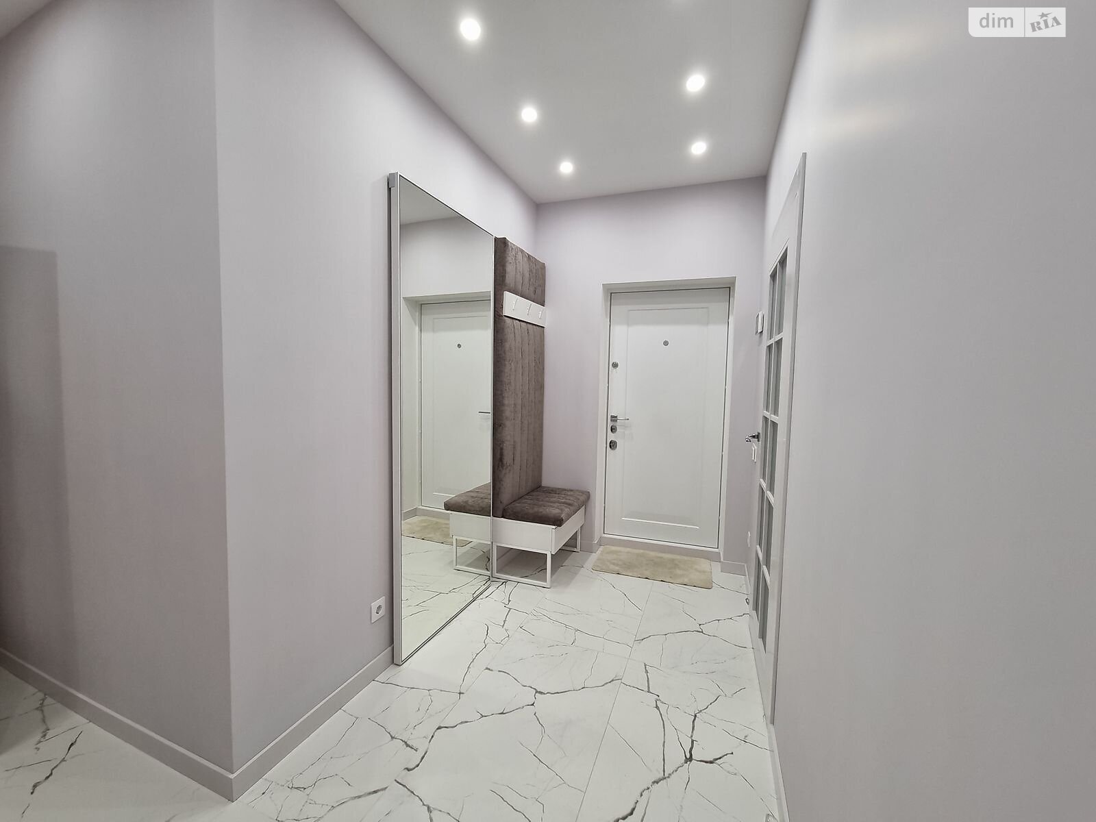 Продажа двухкомнатной квартиры в Киеве, на ул. Набережно-Рыбальская дорога 3, район Подольский фото 1