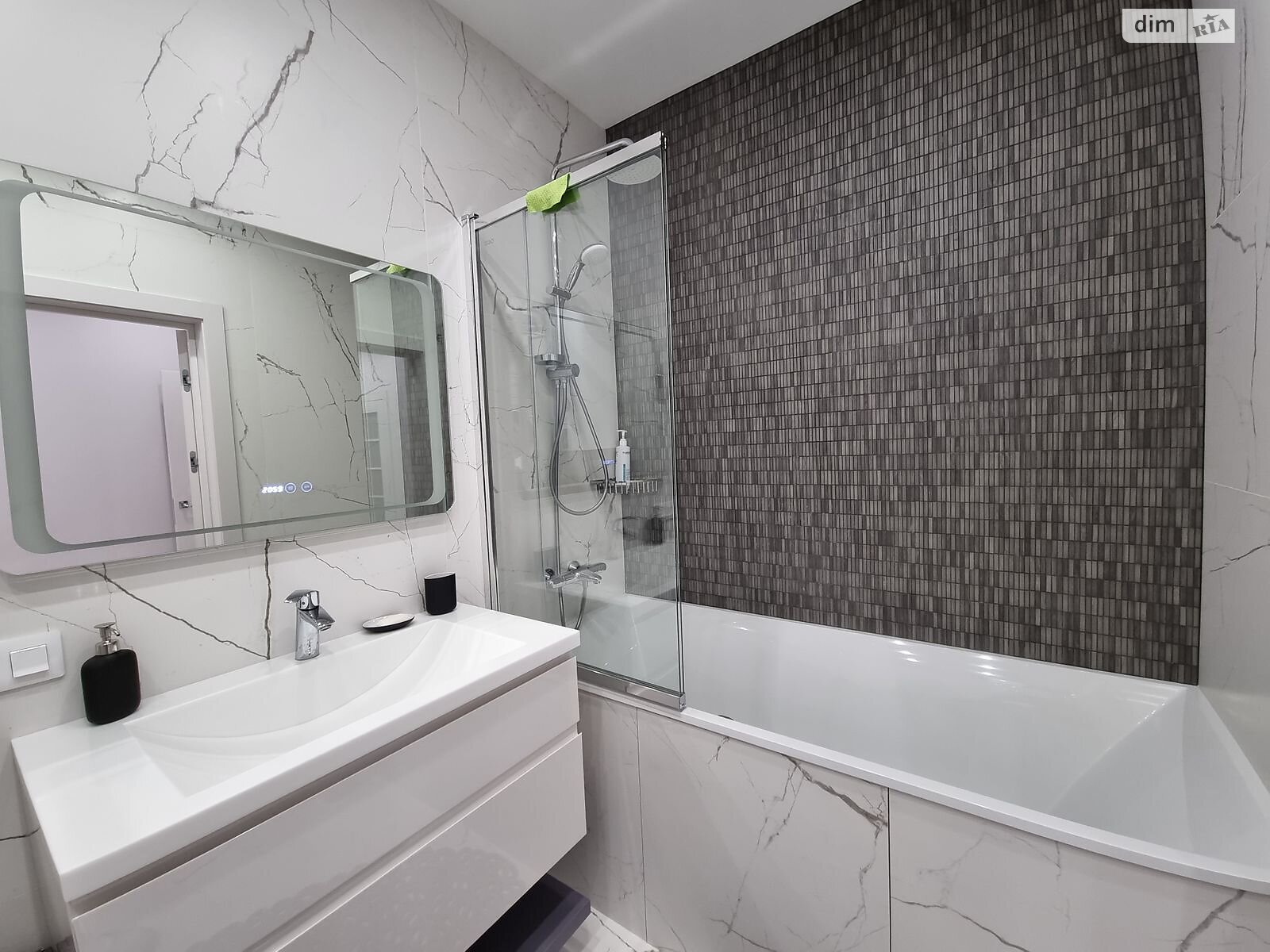 Продажа двухкомнатной квартиры в Киеве, на ул. Набережно-Рыбальская дорога 3, район Подольский фото 1