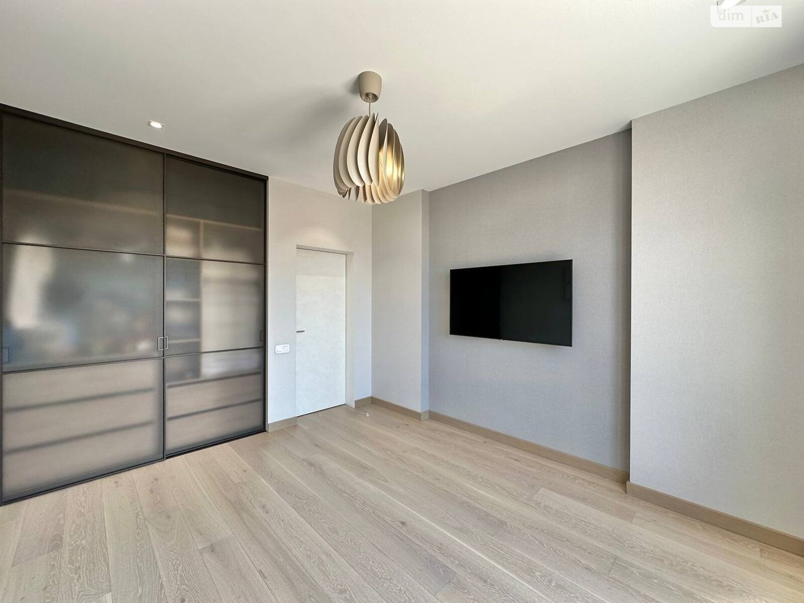 Продажа трехкомнатной квартиры в Киеве, на ул. Набережно-Рыбальская дорога 3, район Подольский фото 1