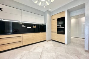 Продажа трехкомнатной квартиры в Киеве, на ул. Набережно-Рыбальская дорога 3, район Подольский фото 2